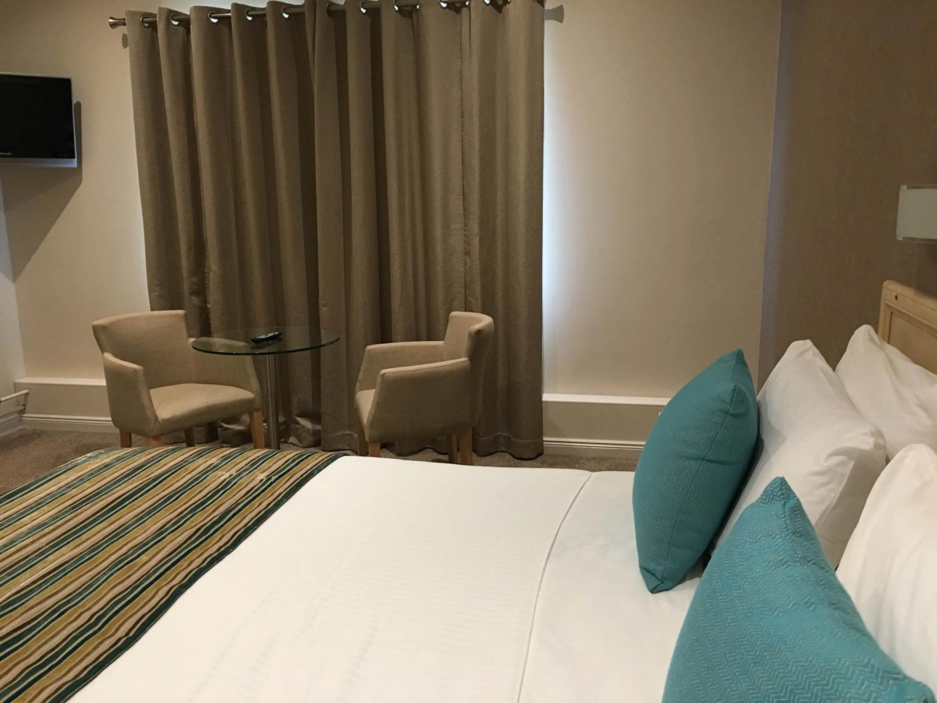 Bedroom, Bed in The Lodge Hotel