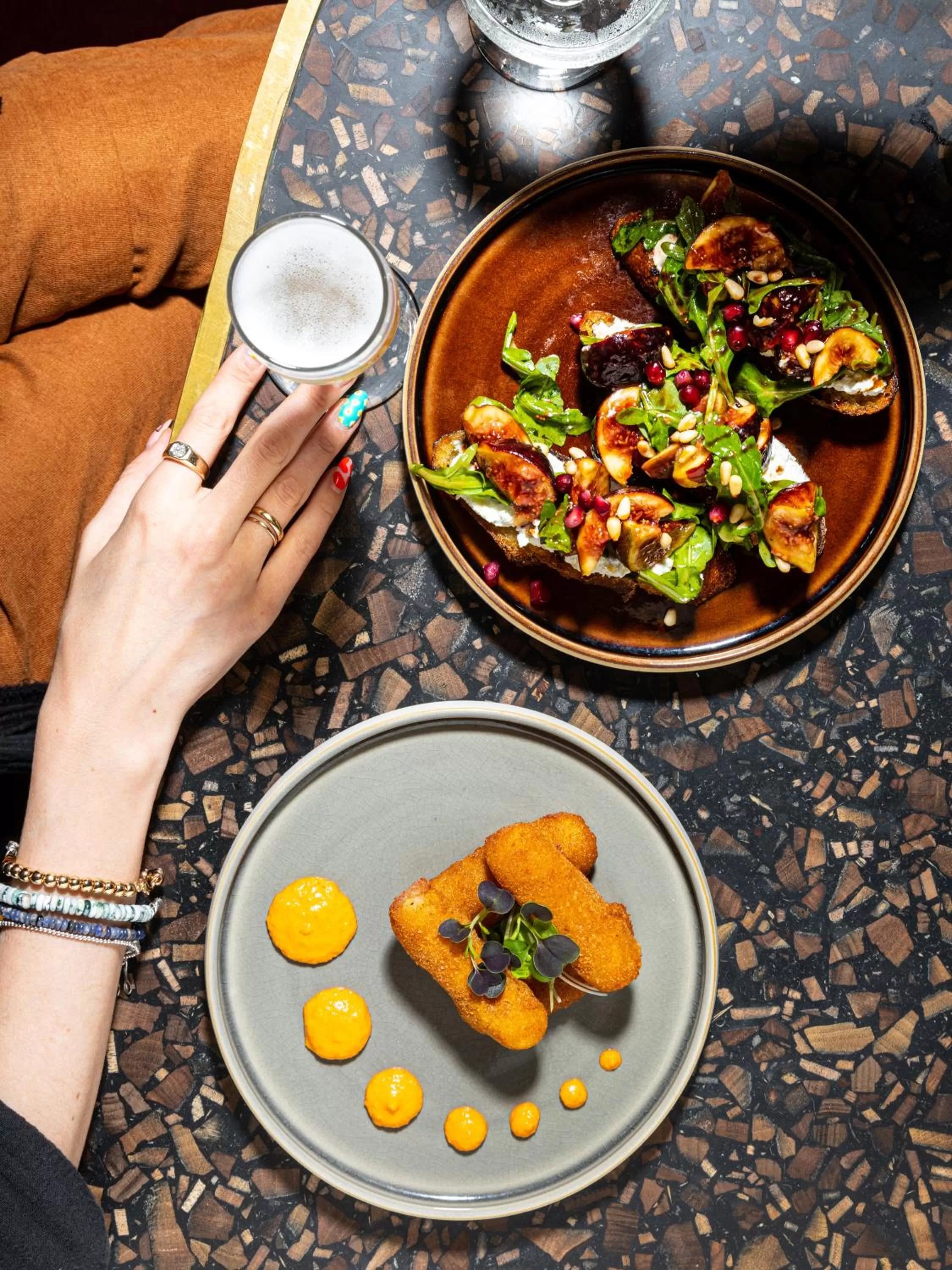 Restaurant/places to eat in The Drake Hotel