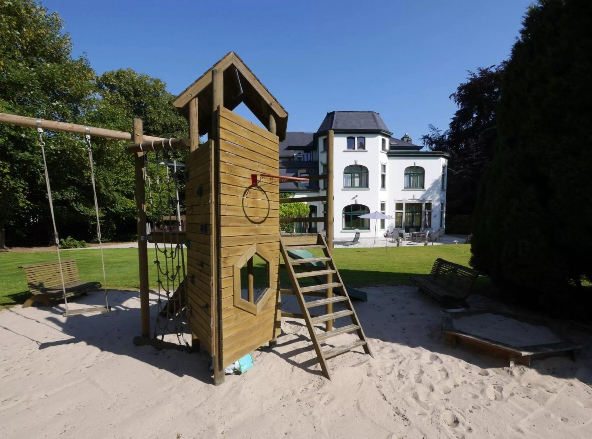 Property building in L'Étape Fagnarde - Bed, Breakfast & Sauna