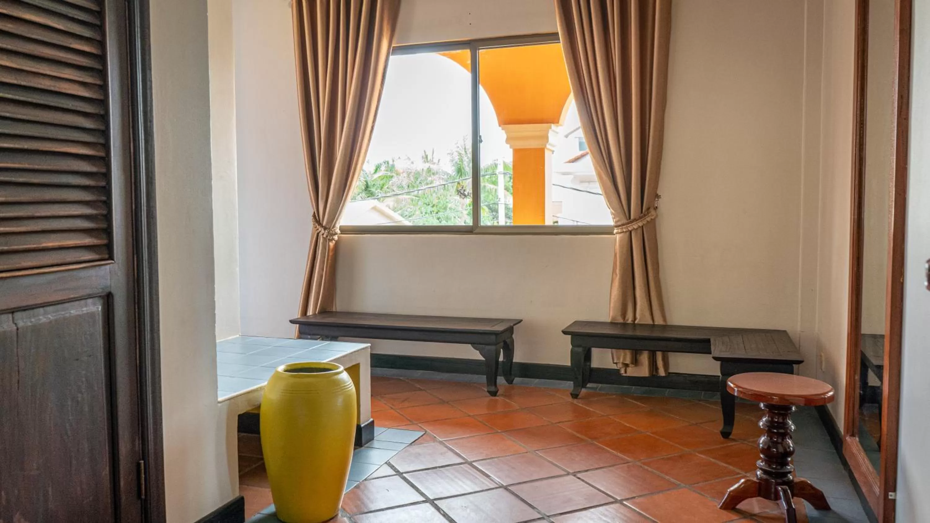 DEN HOTEL TOTONOU SIEM REAP