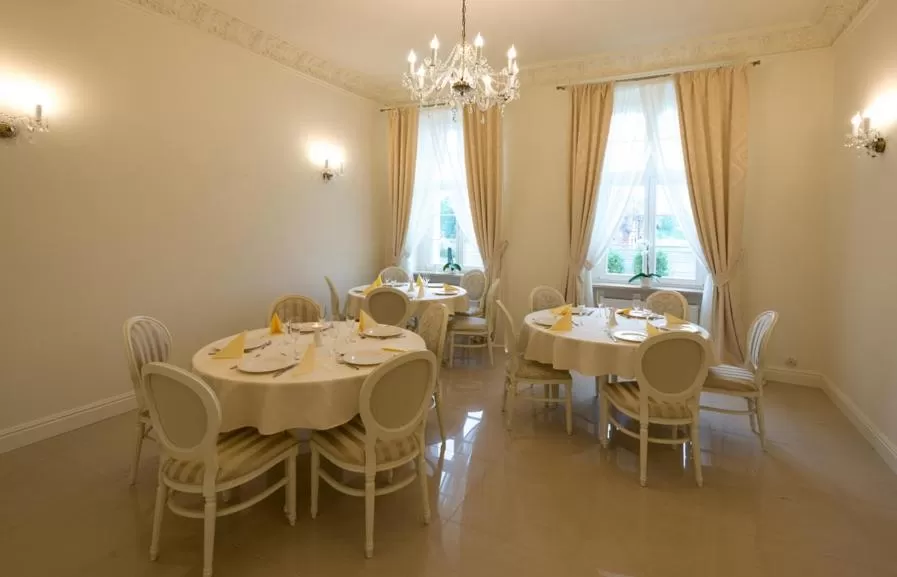 Restaurant/places to eat in Hotel SPA Akacjowy Dwór