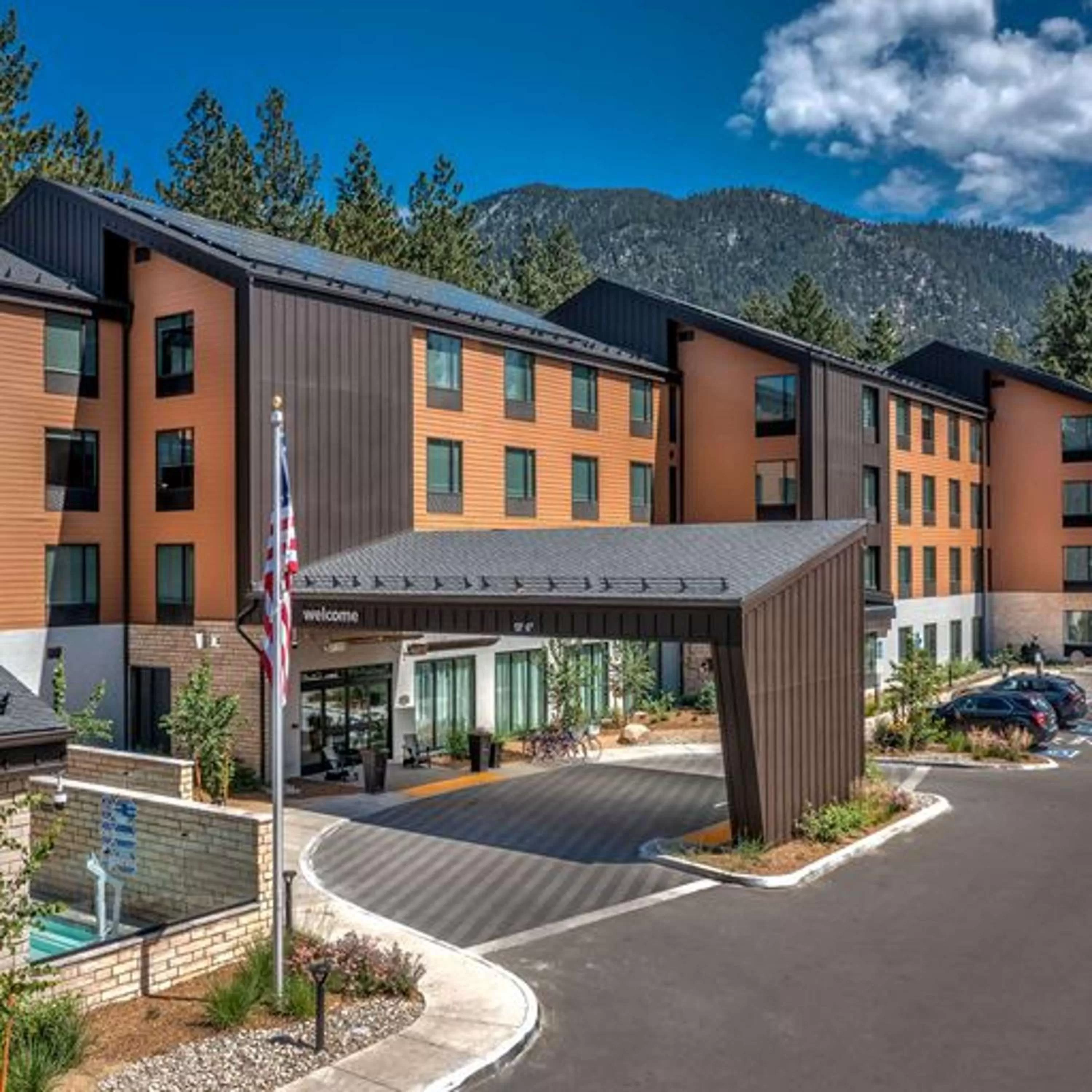 Property building in Hampton Inn & Suites South Lake Tahoe