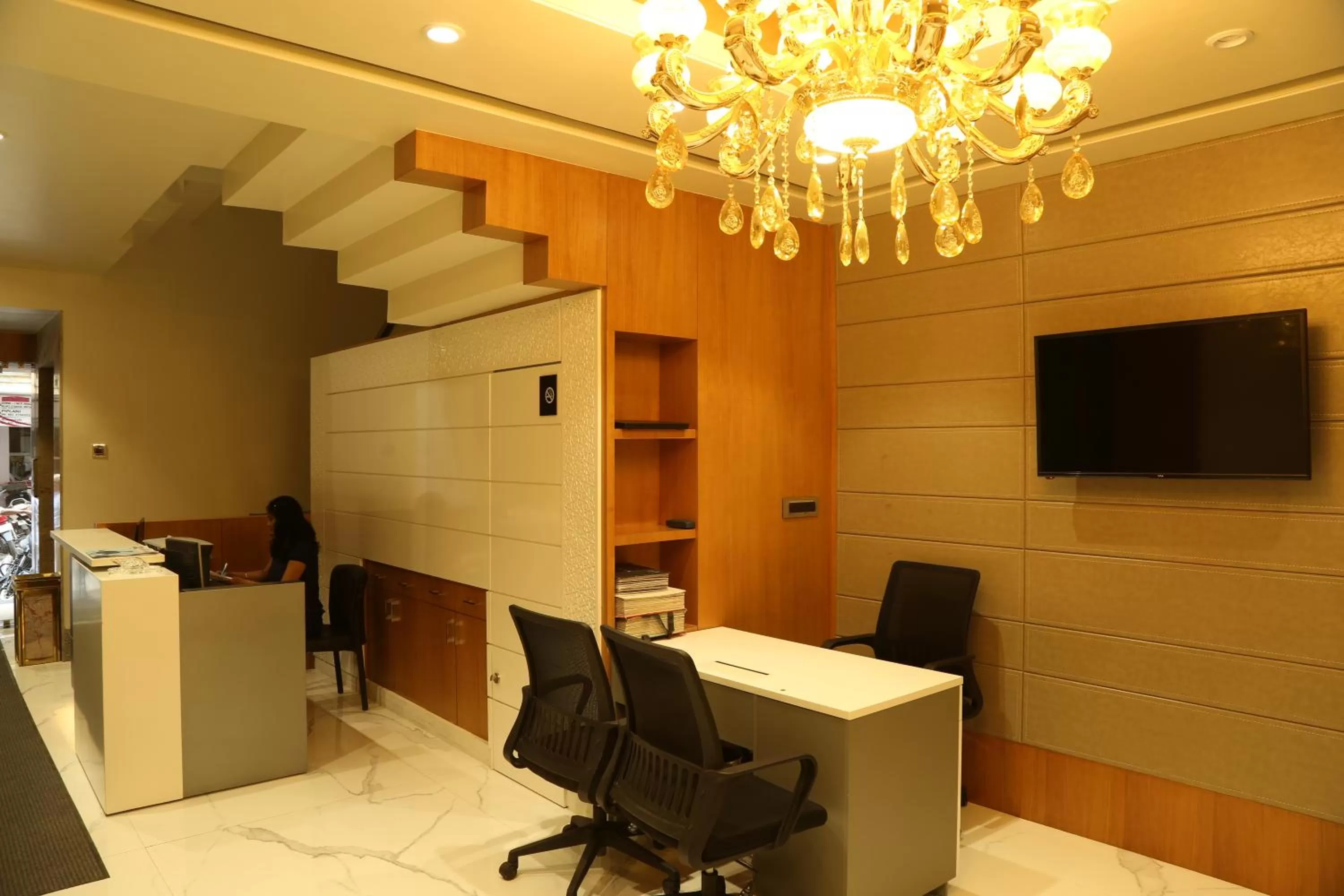 Living room in Hotel Reva Regency