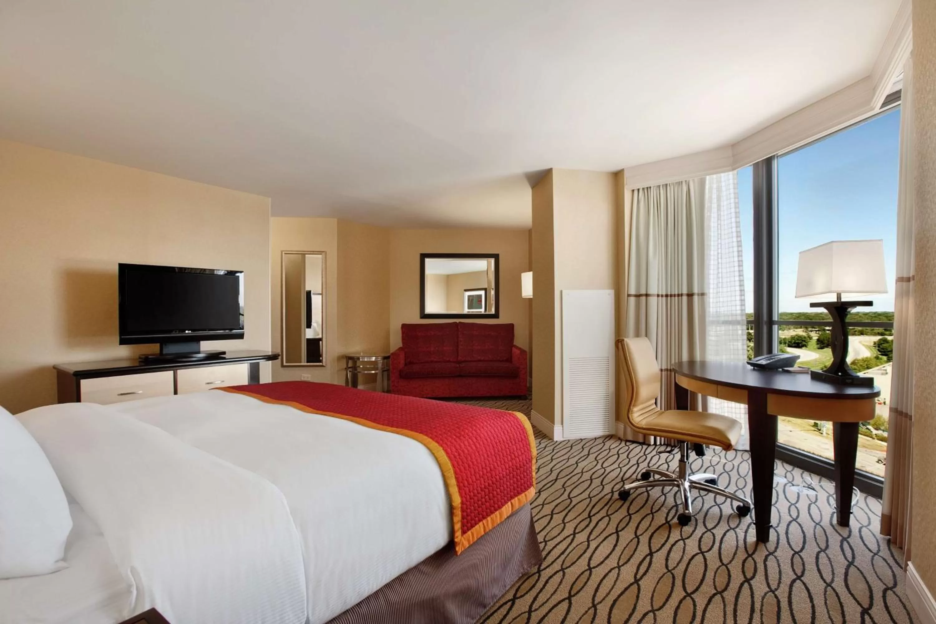 Bed in Hilton Rosemont Chicago O'Hare