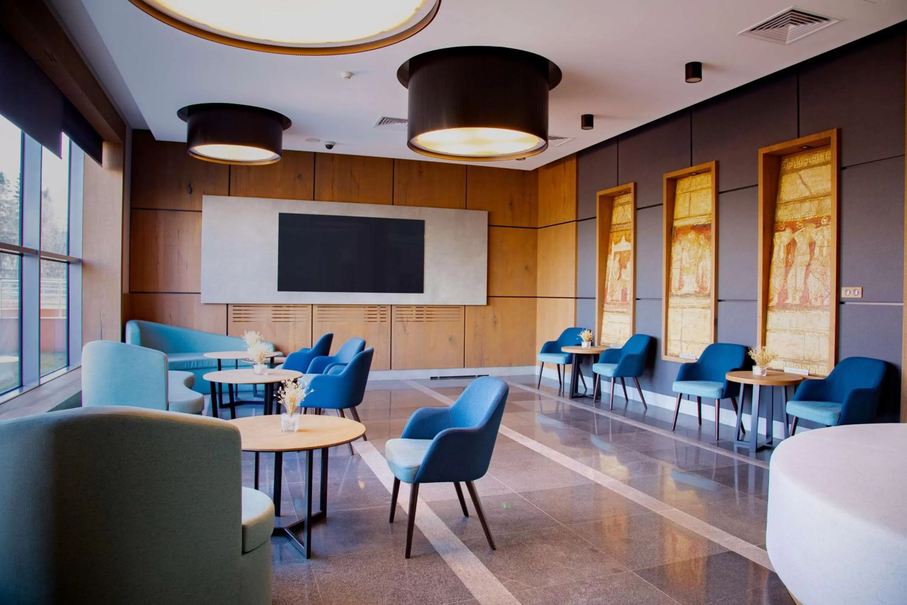 Lobby or reception in Metropolitan Hotel Sofia, a member of Radisson Individuals