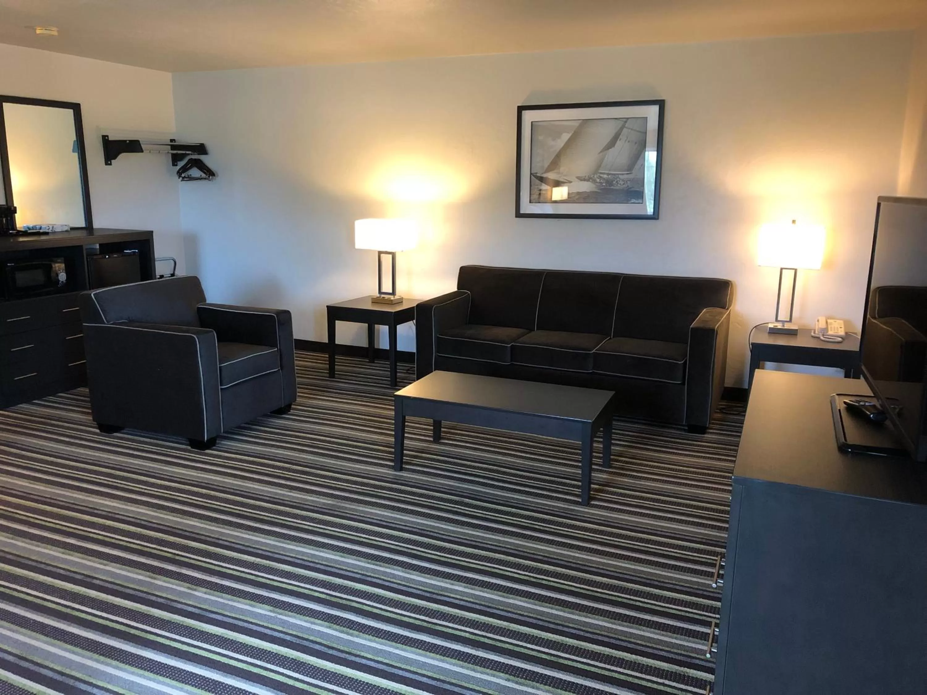 Living room in Super 8 by Wyndham Portland Airport