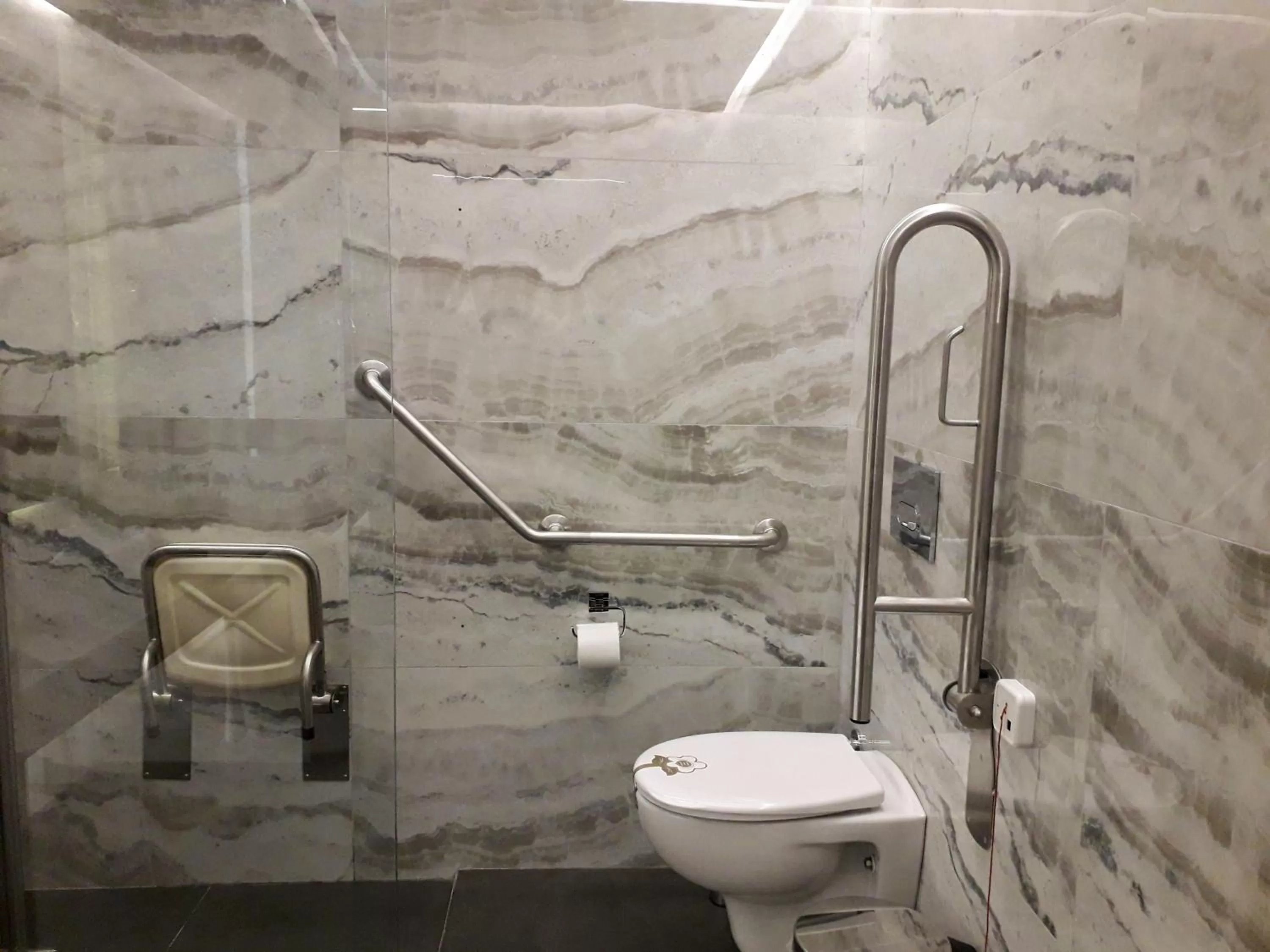 Shower in Vital Hotel Fulya Istanbul Sisli