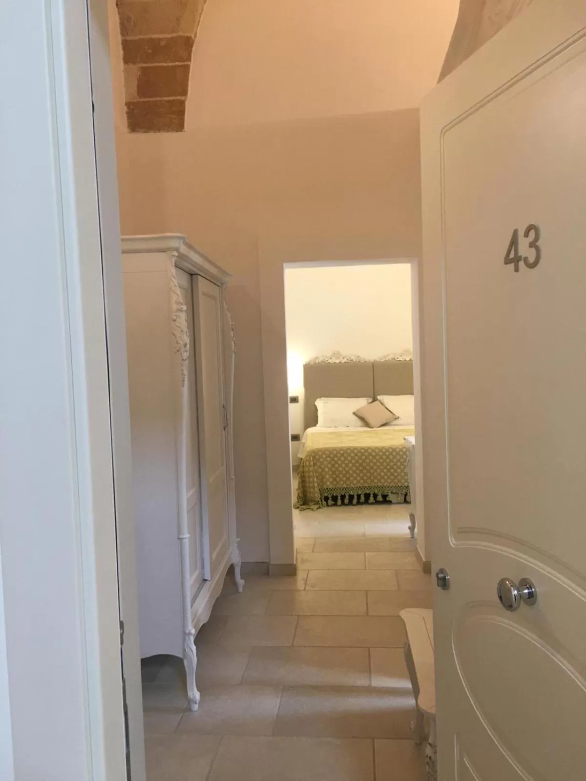 Bed in PLAZACARRISI HOTEL & SPA