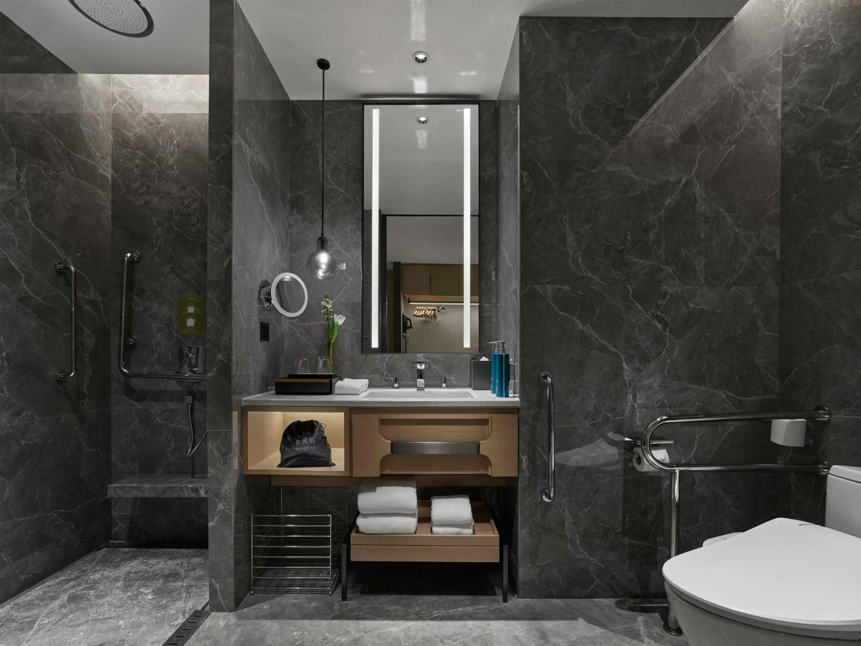 Bathroom in DoubleTree by Hilton Chengdu Riverside - Close to Panda Base and Chengdu East Railway