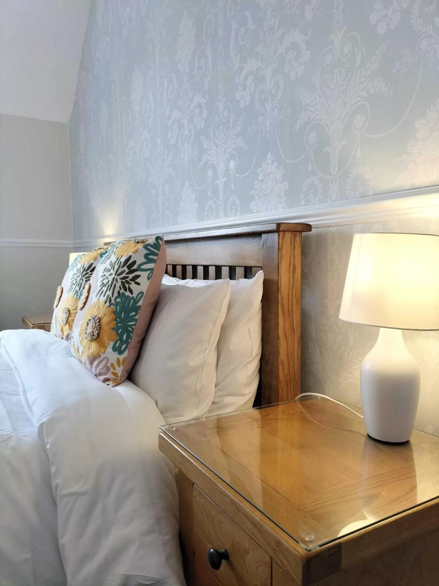 Bedroom, Bed in Clarence House