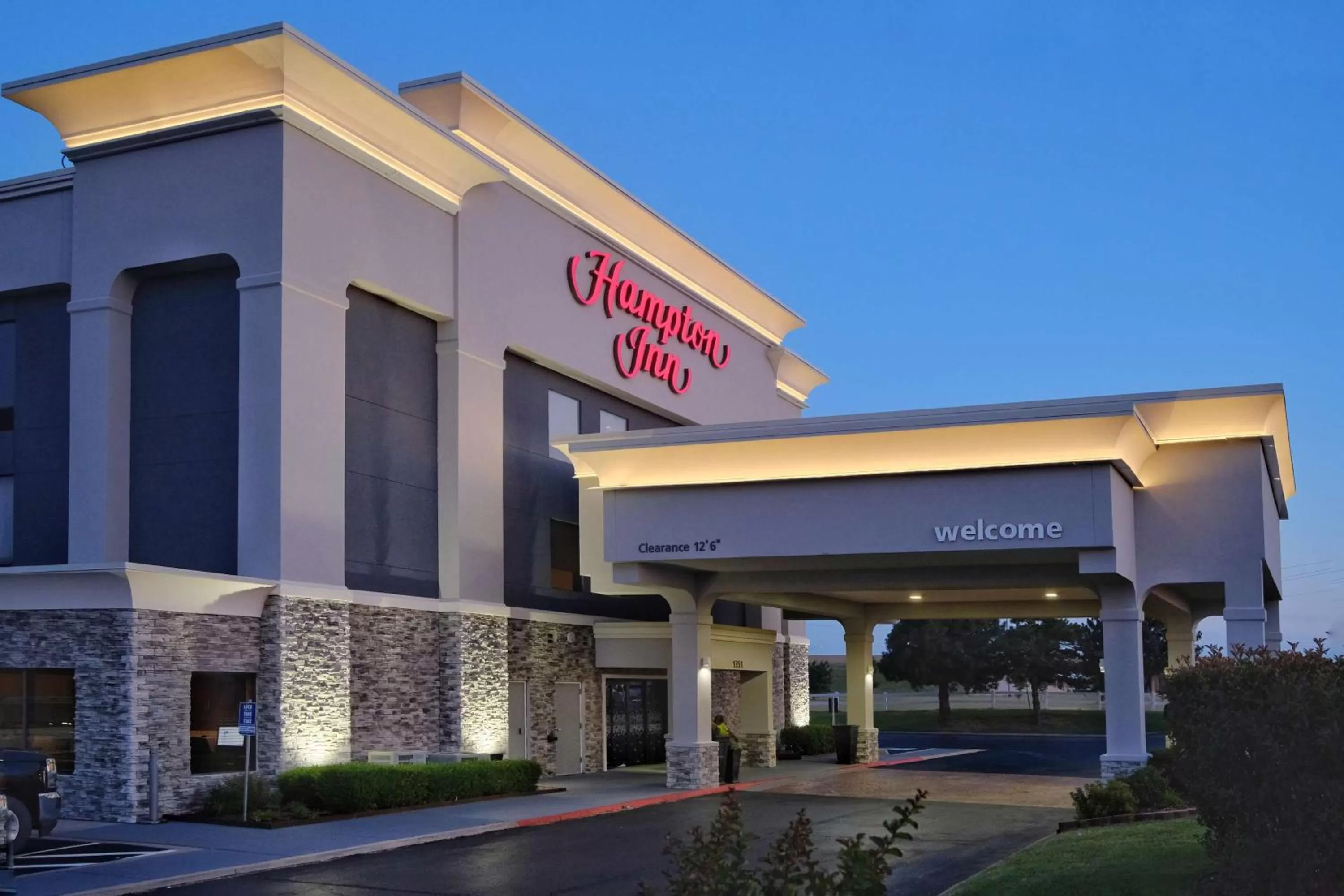 Property building in Hampton Inn Oklahoma City/Yukon