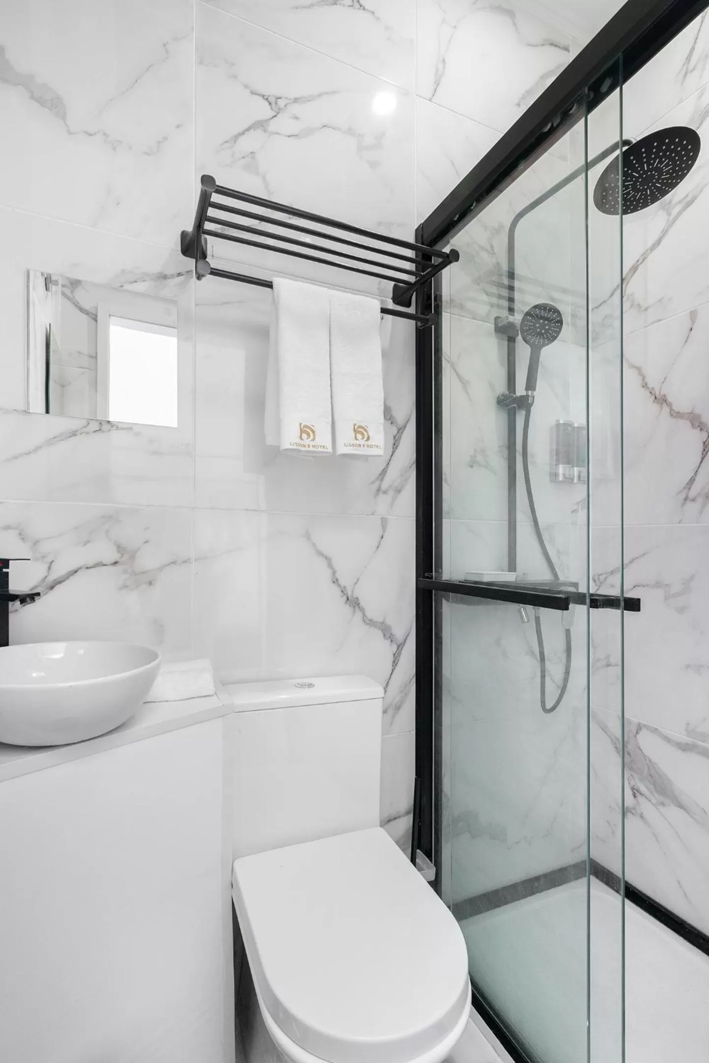 Bathroom in Lisbon 5 Hotel