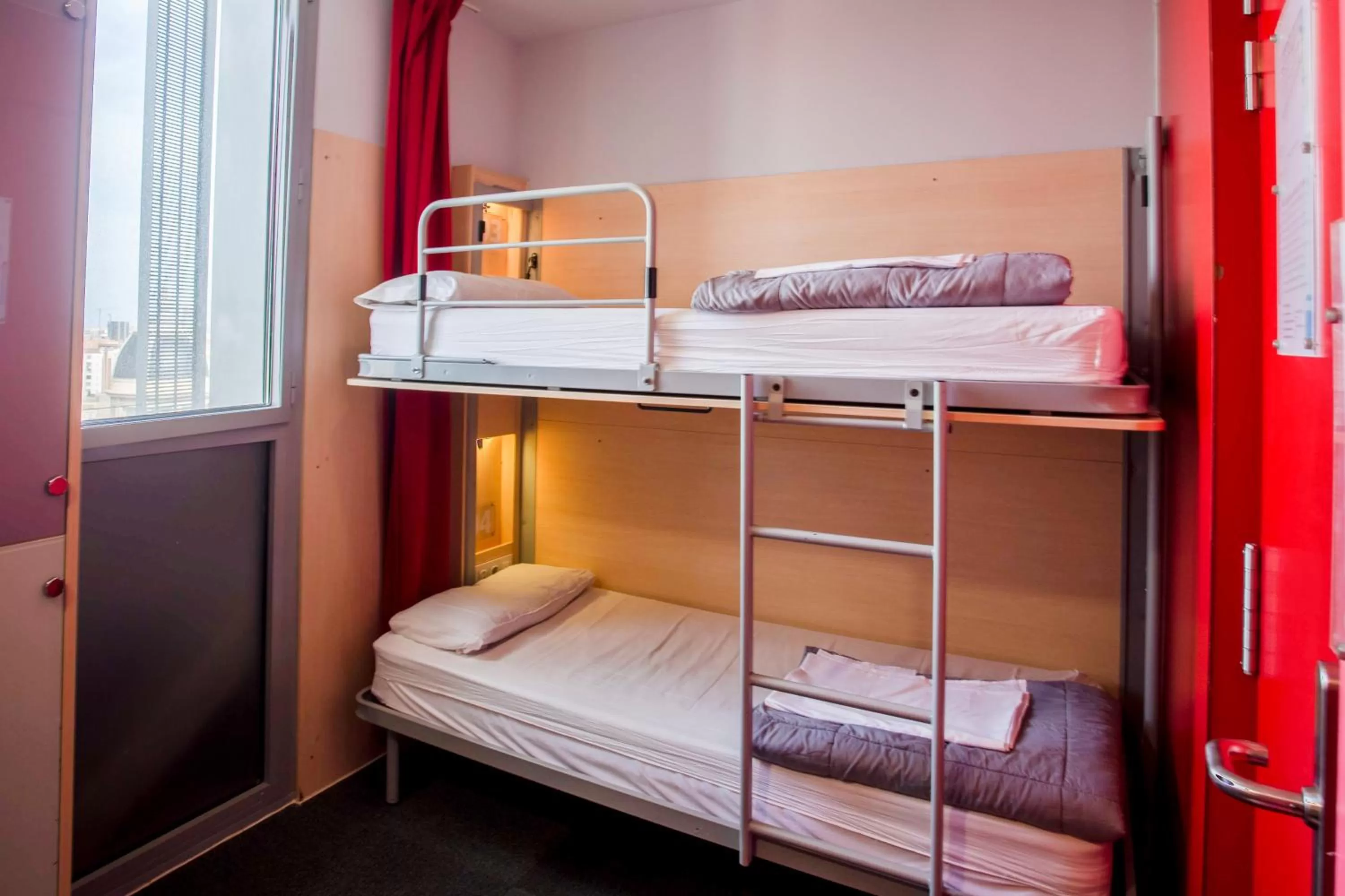 Bedroom, Bed in Urbany Hostel Barcelona