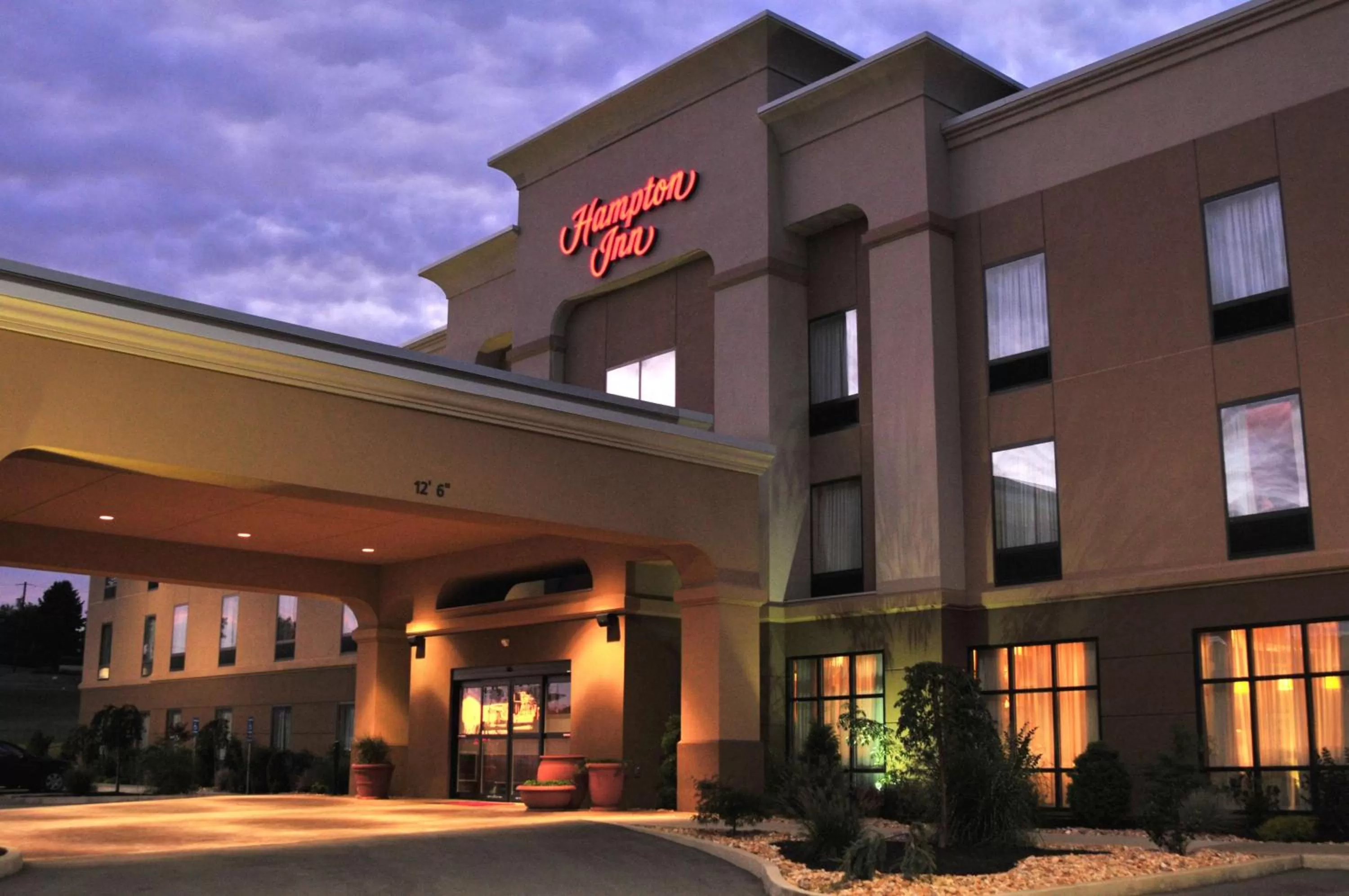 Property building in Hampton Inn Indiana