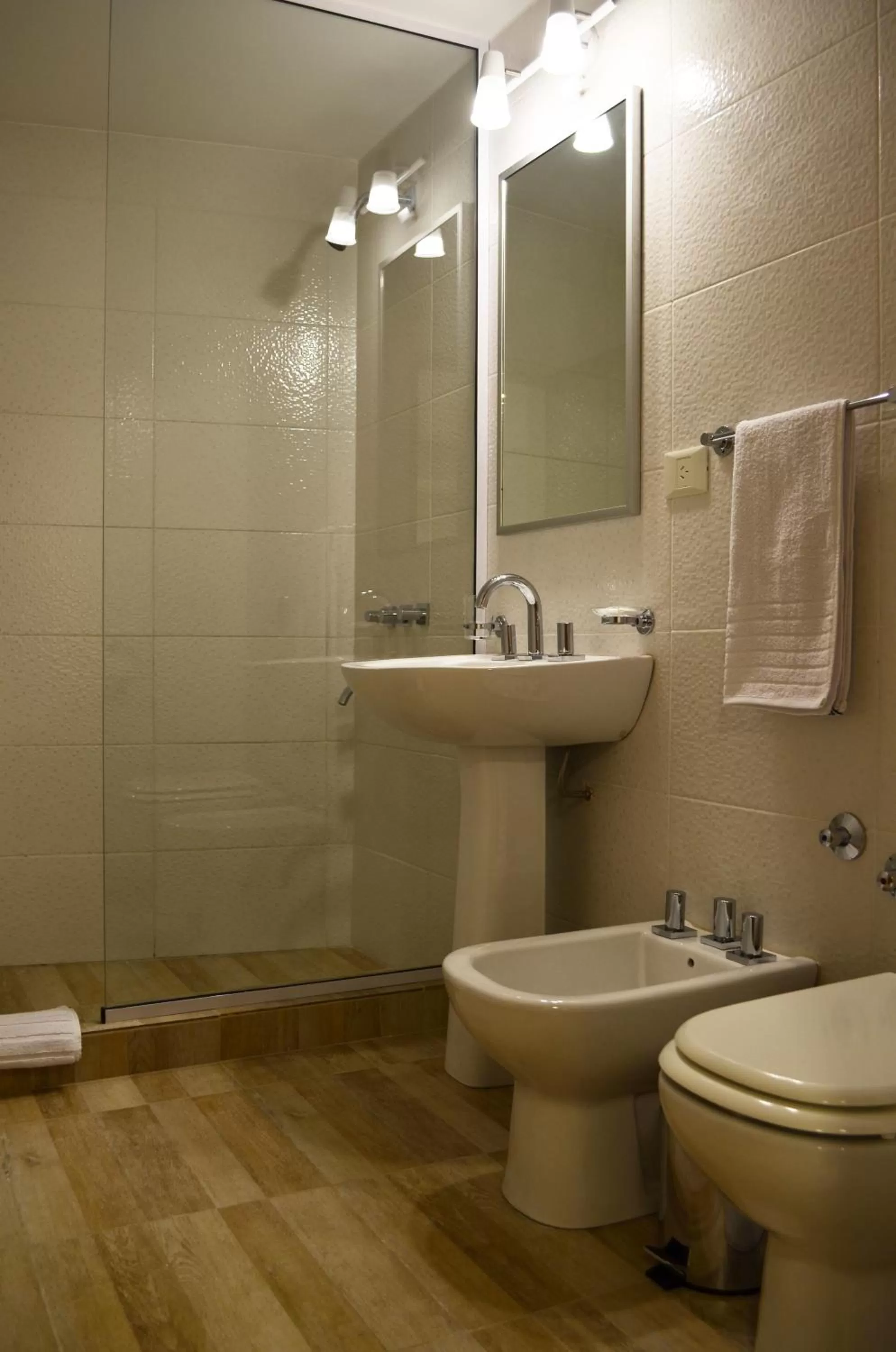 Shower in Hotel Bait