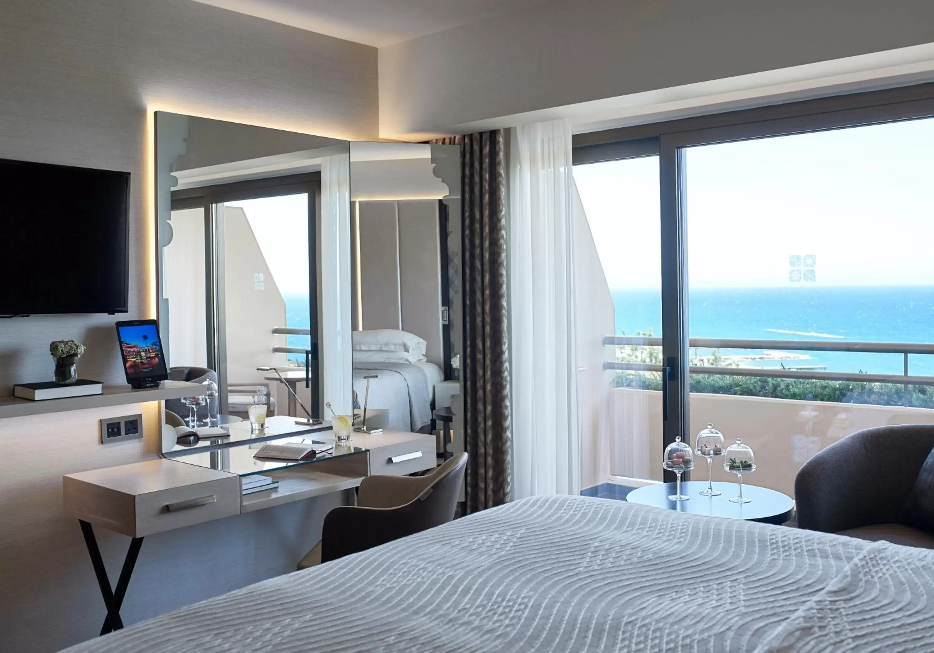 Superior Double or Twin Room with Sea View (2 Adults + 1 Chid) in Four Seasons Hotel Superior Double or Twin Room with Sea View (2 Adults + 1 Chid) in Four Seasons Hotel