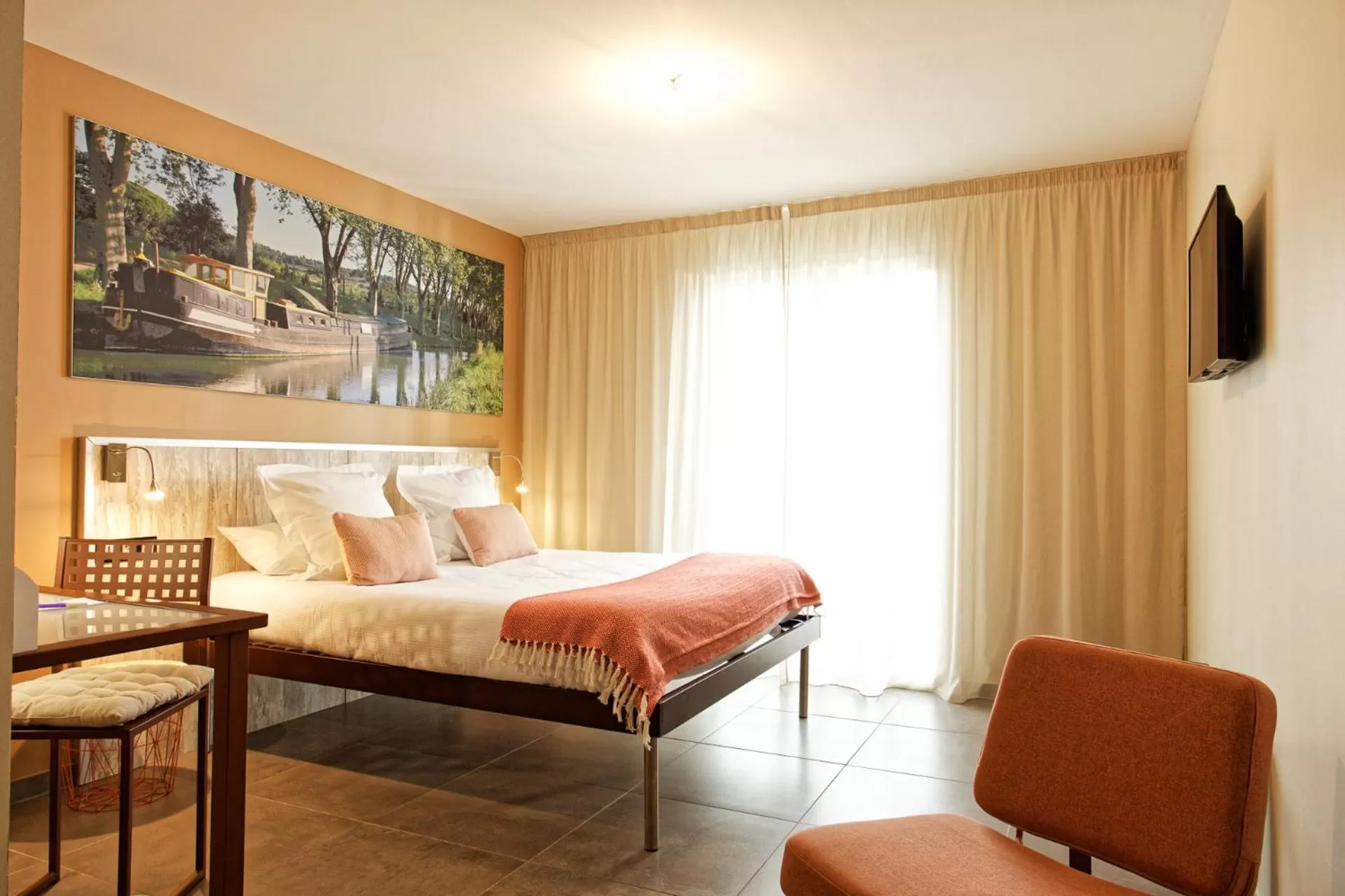 Bed in Sure Hotel by Best Western Beziers Le Monestie