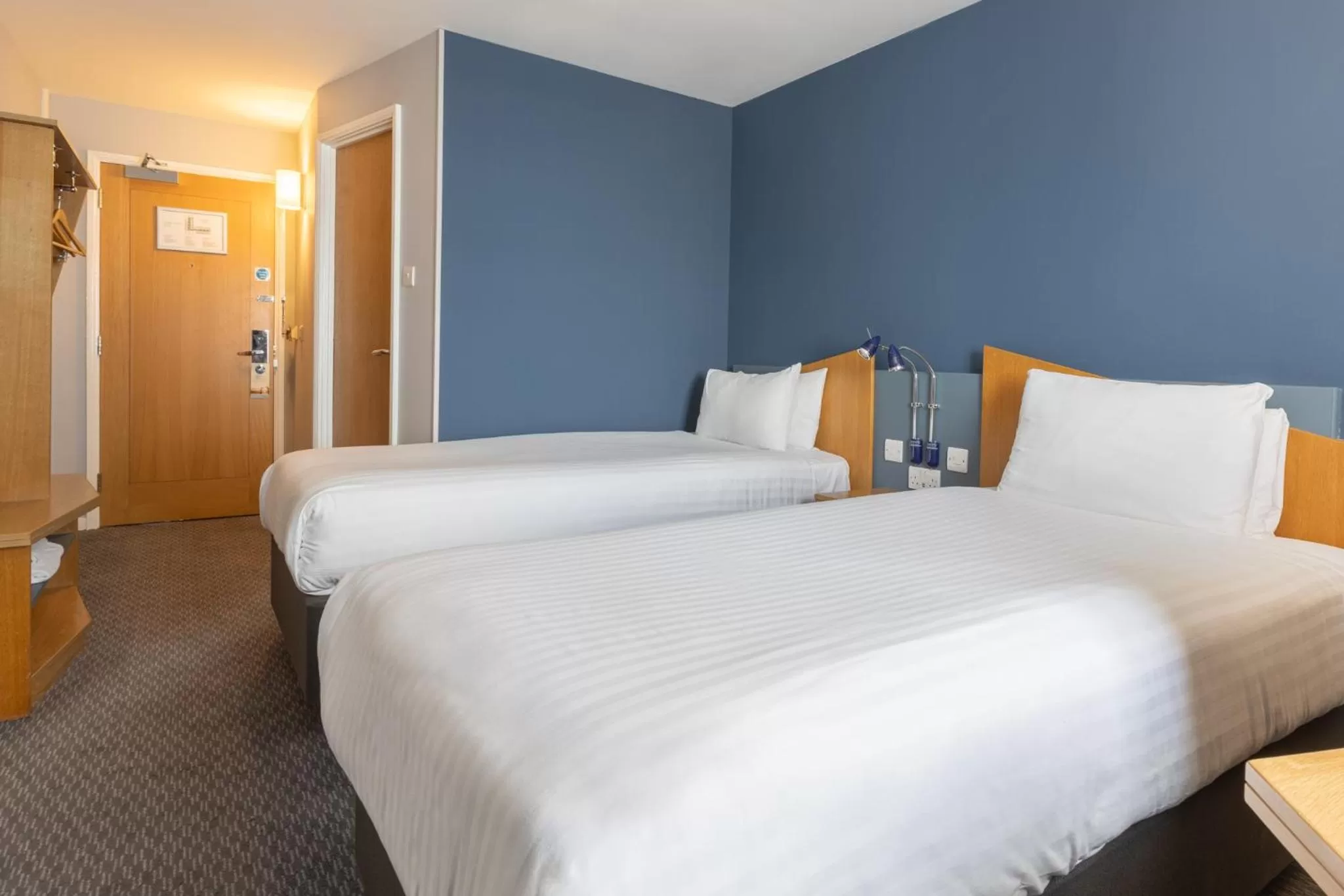 Bed in Holiday Inn Express Aberdeen City Centre by IHG