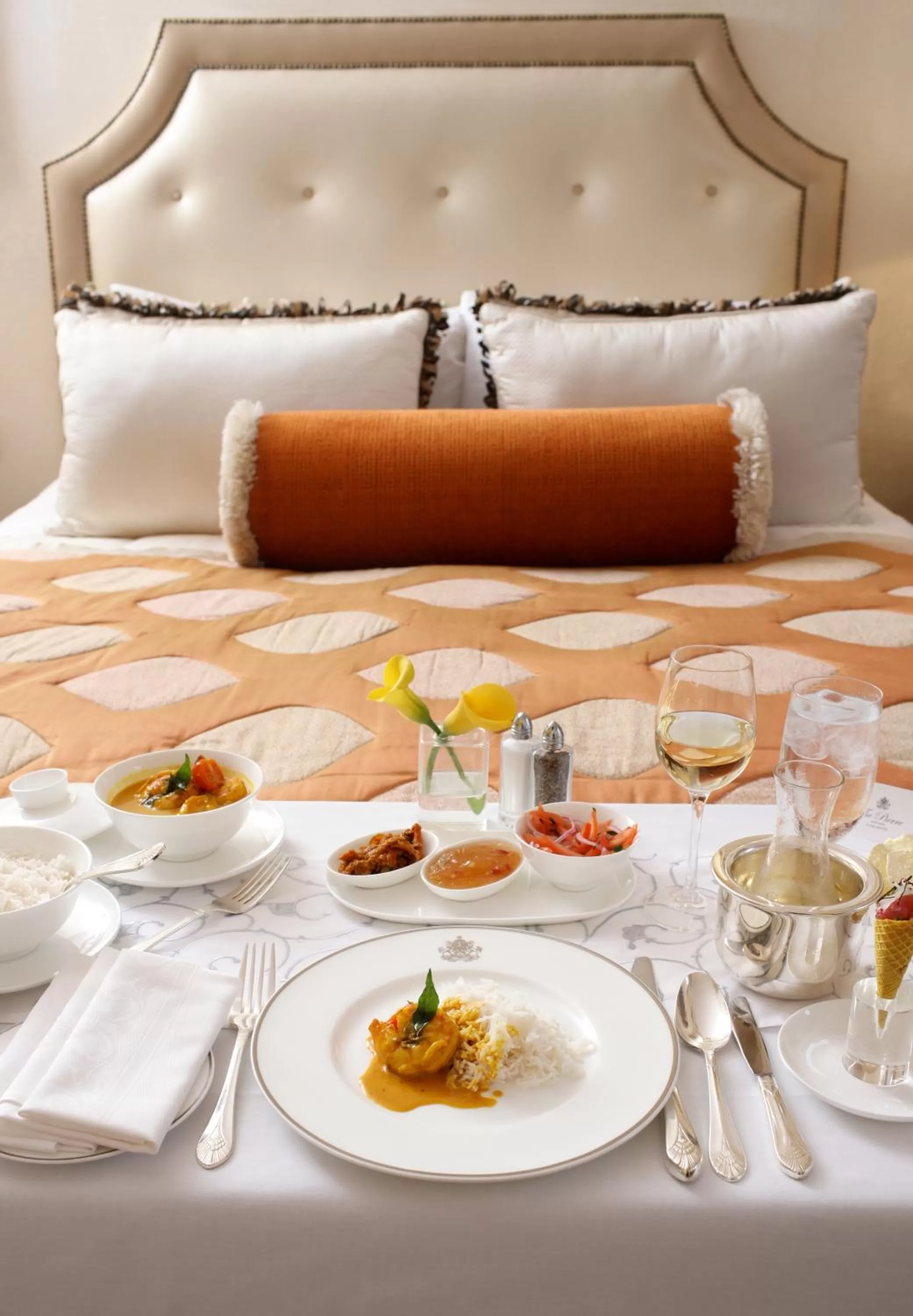 Bedroom, Bed in The Pierre, A Taj Hotel, New York