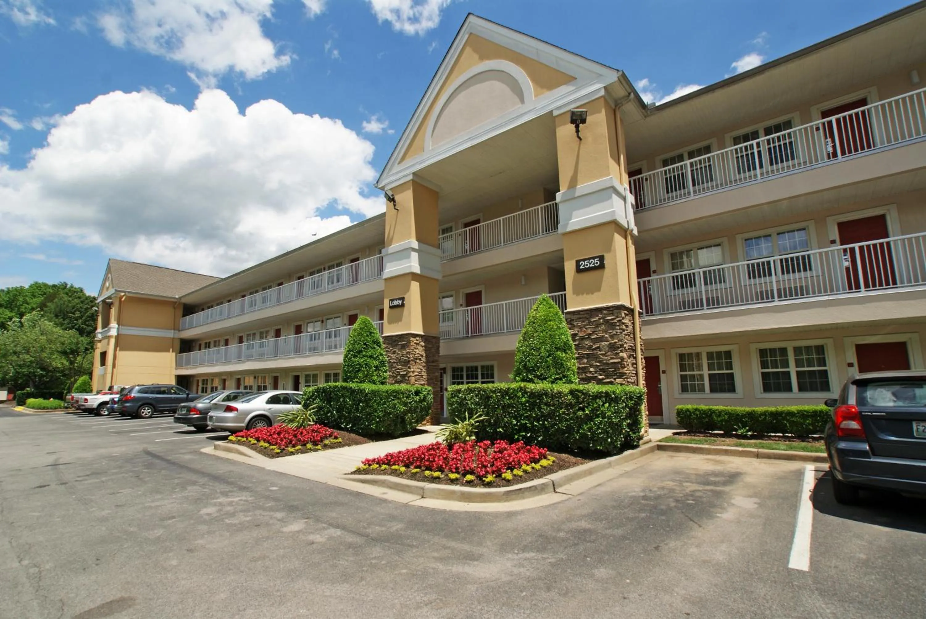 Property building in Extended Stay America Select Suites - Nashville - Airport