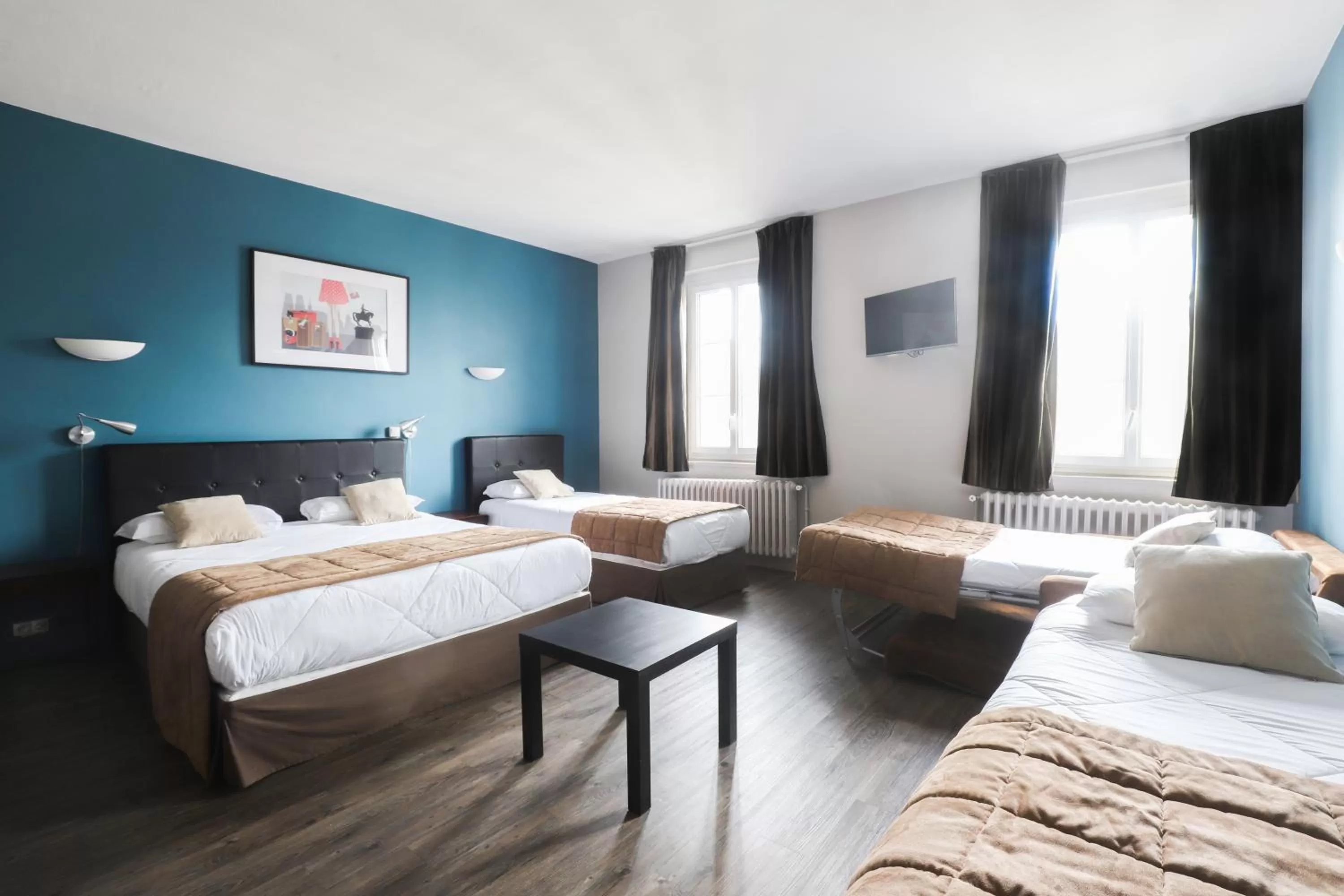 Photo of the whole room, Bed in Hotel Des Cedres