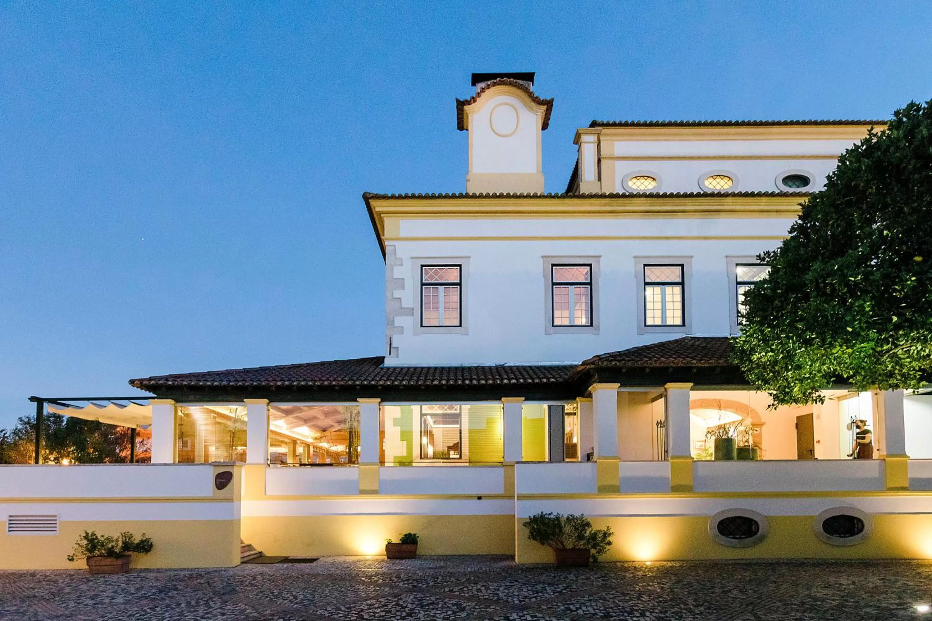 Property building in Hotel Lusitano