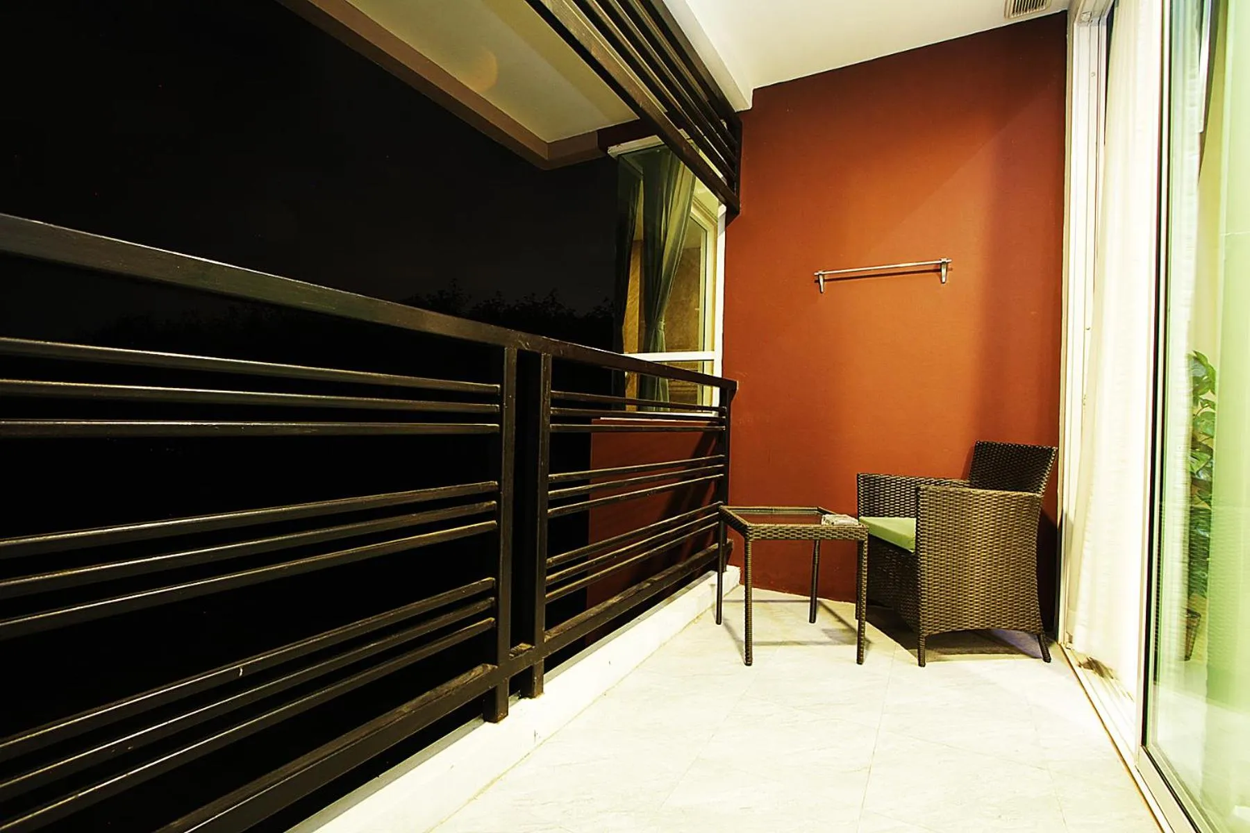 The Contrast i Hotel