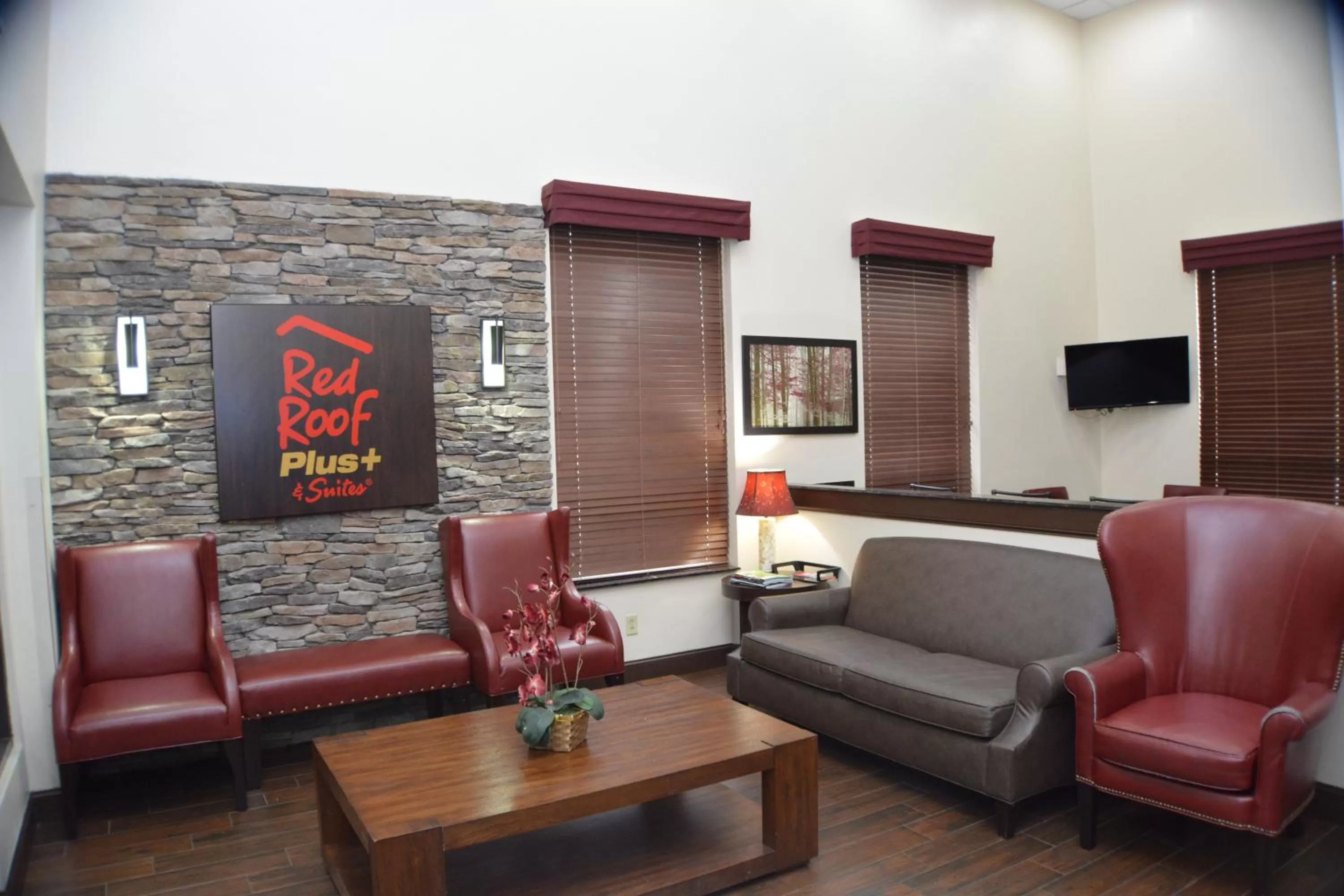 Lobby or reception in Red Roof Inn PLUS+ & Suites Chattanooga - Downtown