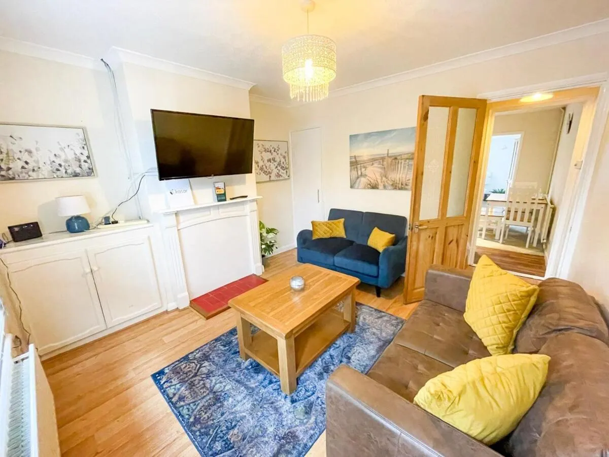 Seating Area in Borden Terrace by Kasay Stays