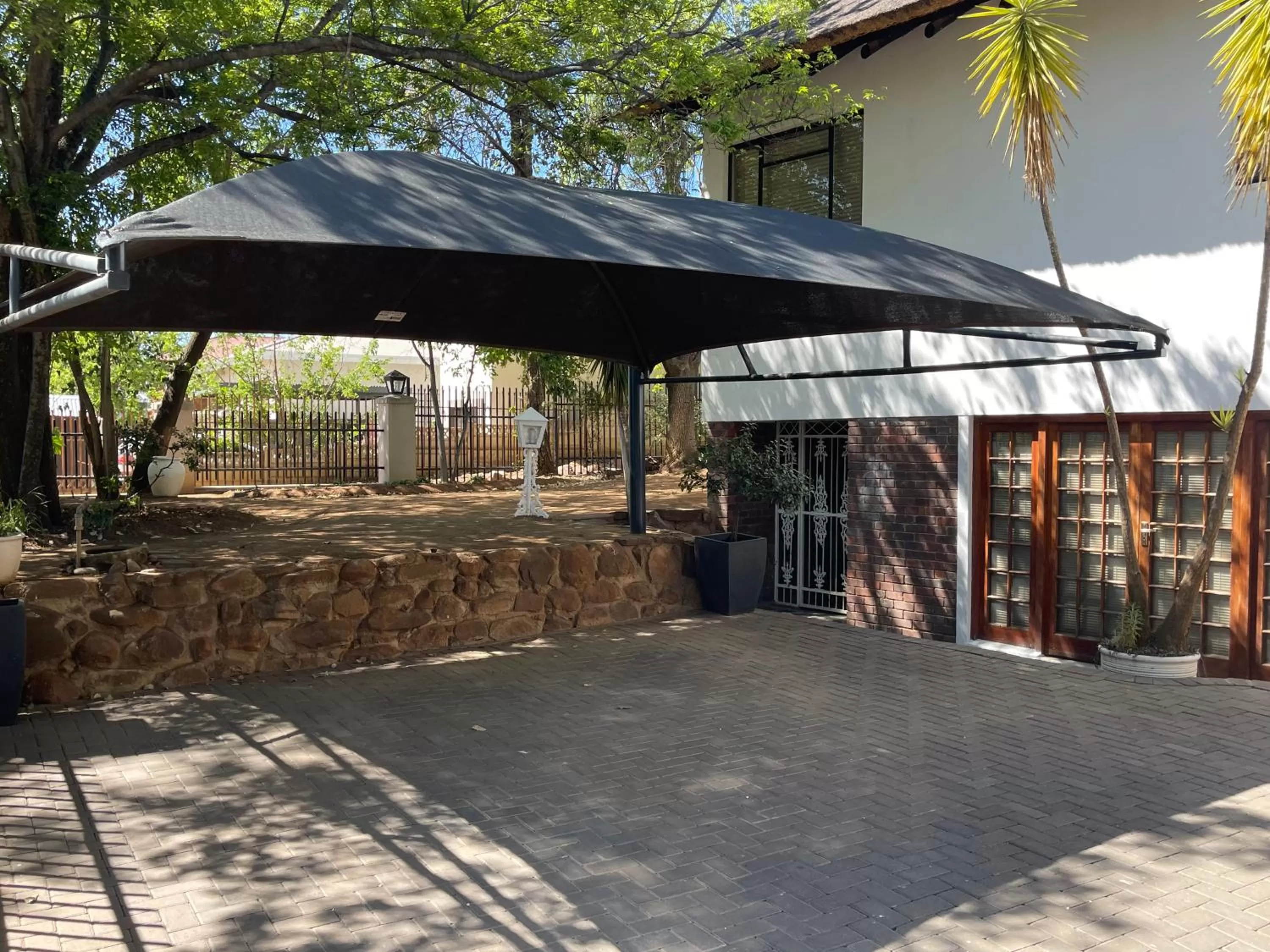 Parking in Grants Hill Inn