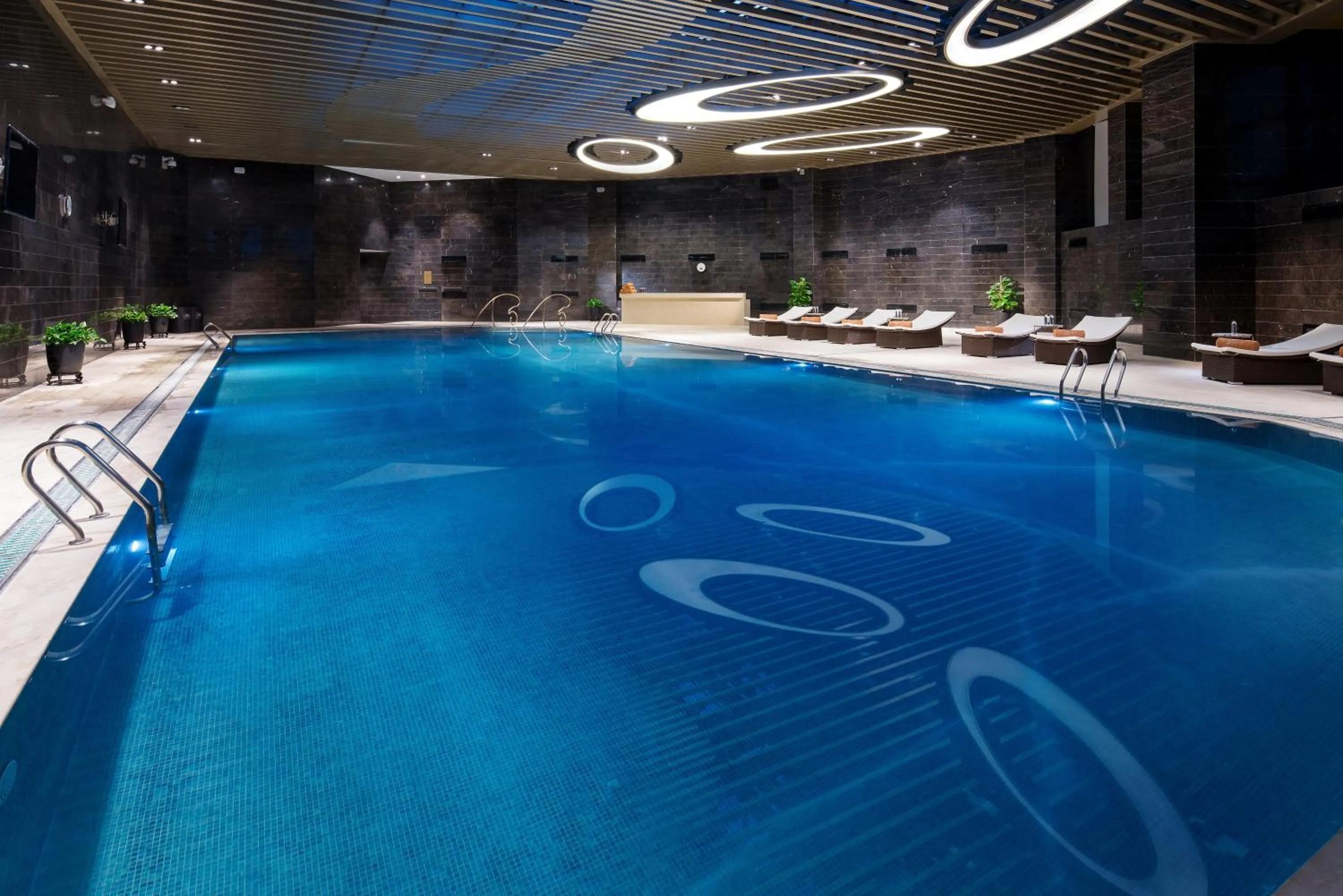 Swimming pool in Sofitel Guiyang Hunter