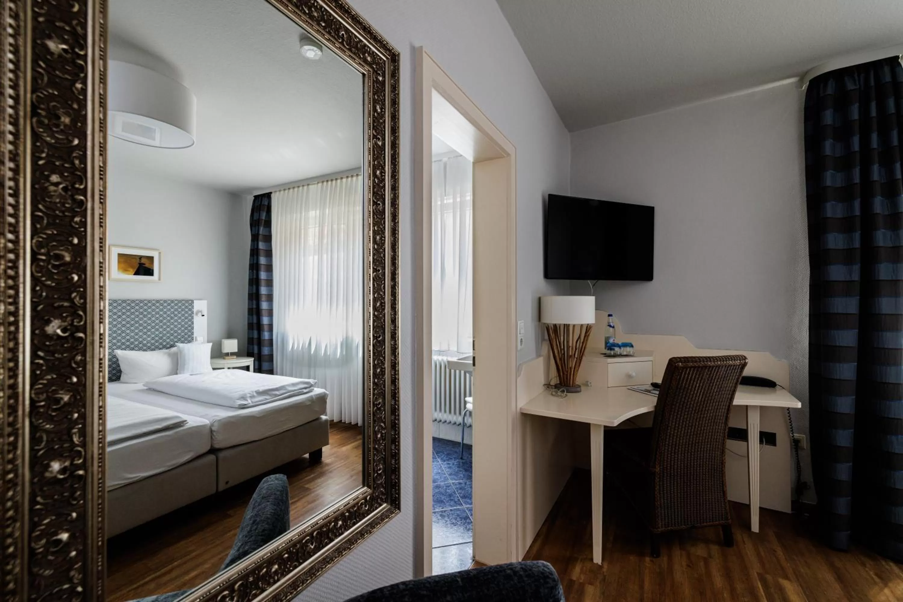 Photo of the whole room, Bed in Flair Hotel zum Storchen