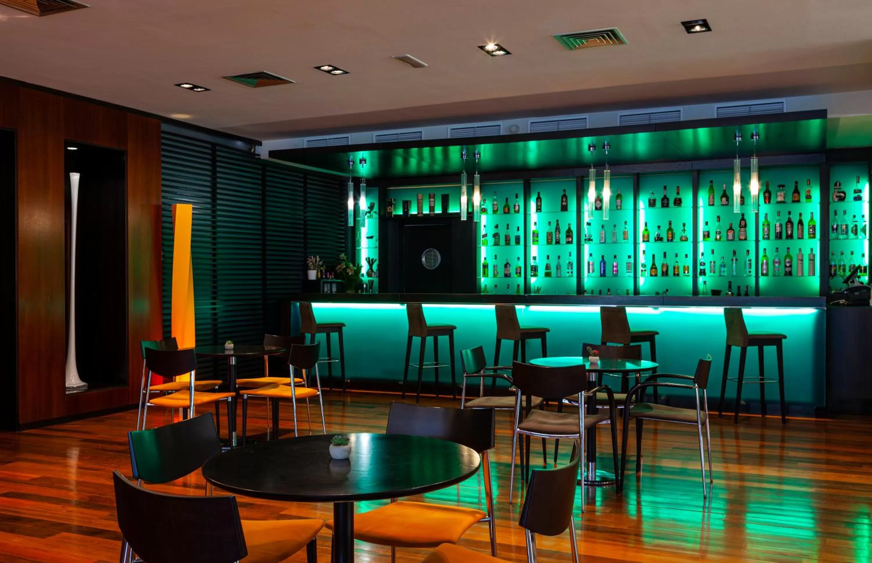 Lounge or bar in Hotel Macià Real De La Alhambra