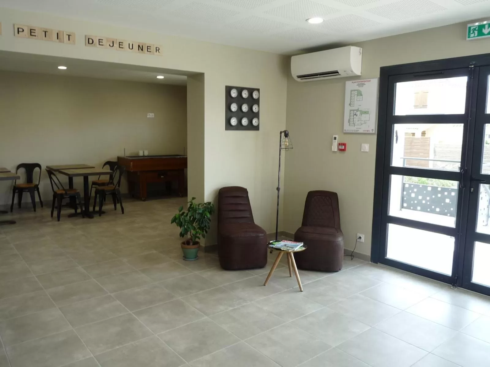 Lobby or reception in L'Horloge Gourmande