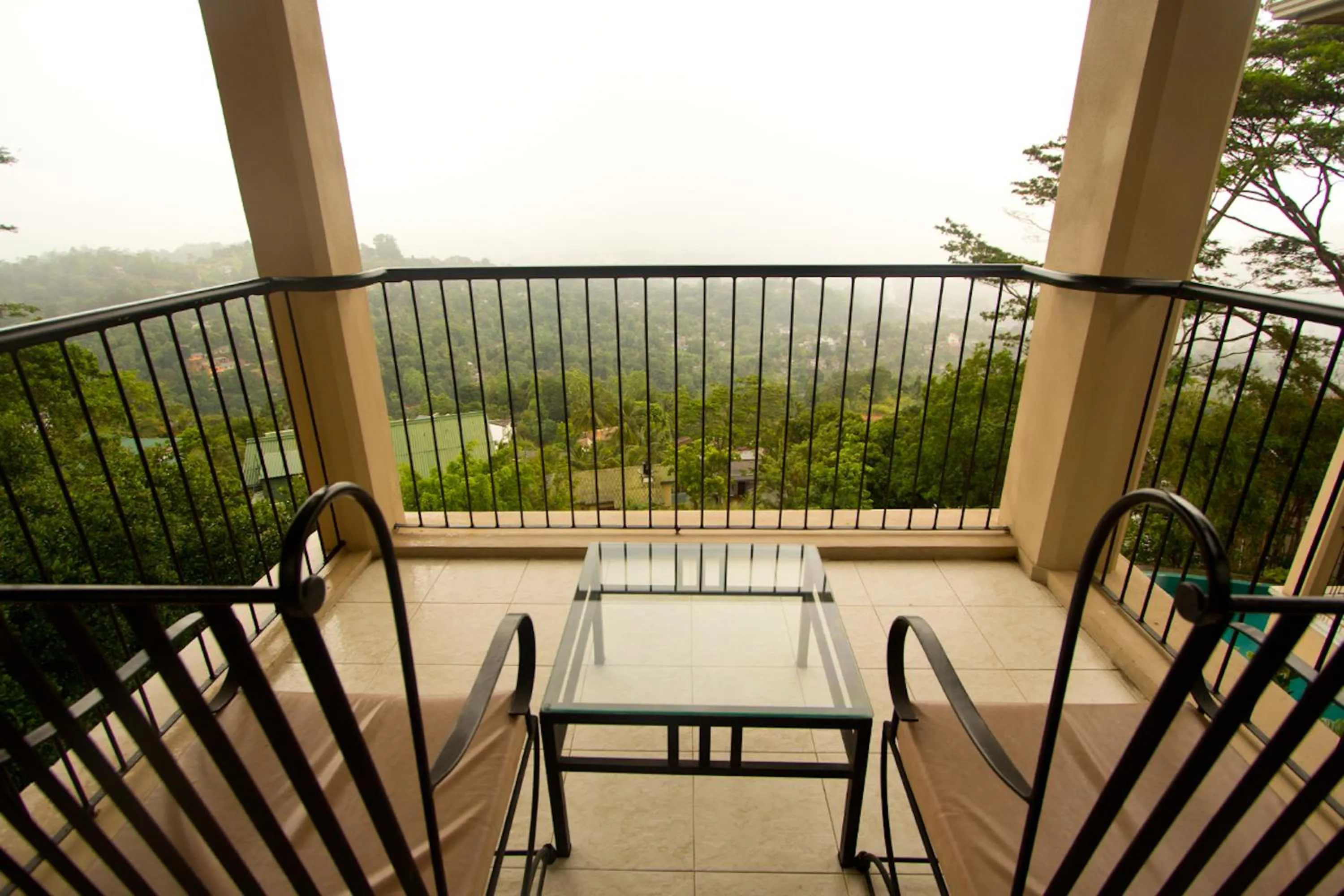 Day in Randholee Resort & Spa