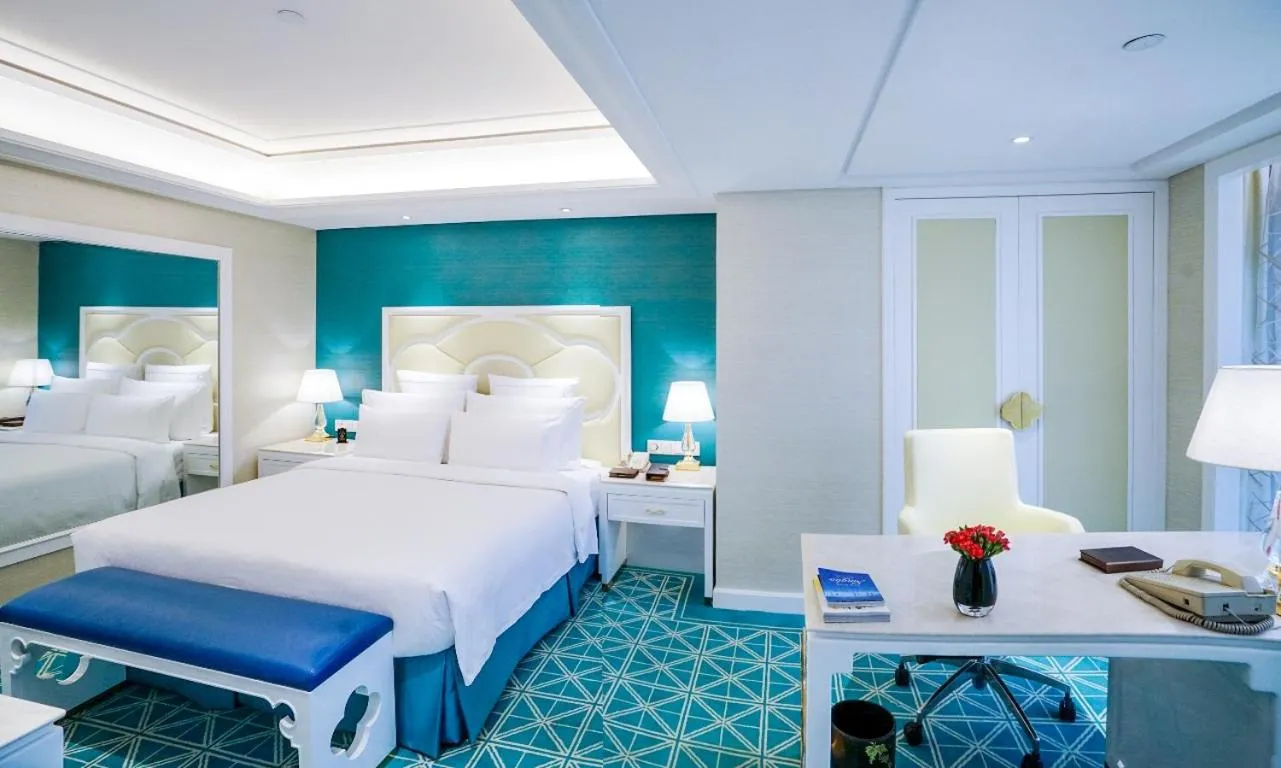 Bedroom, Bed in Wyndham Grand Plaza Royale Ningbo