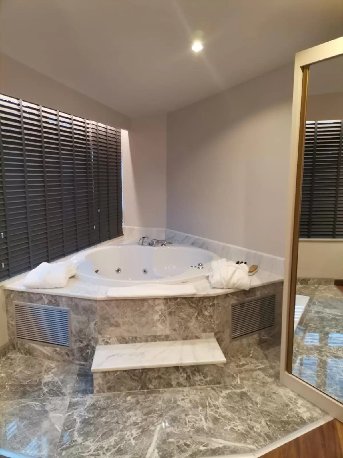 Massage in Golden Royal Hotel