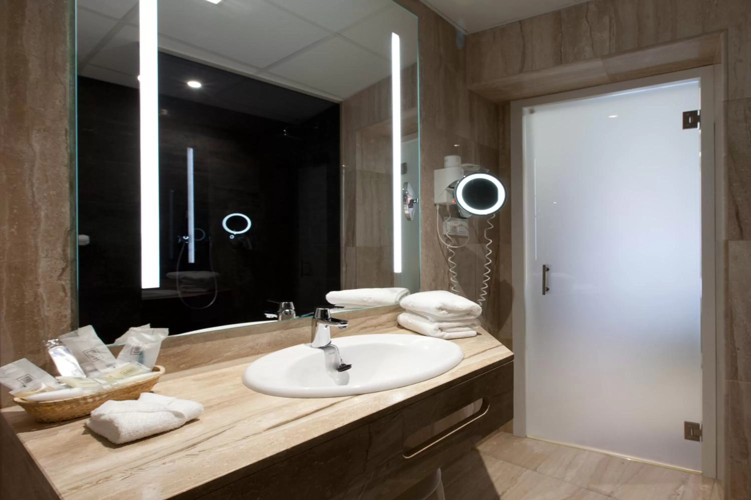 Bathroom in Hotel Europa