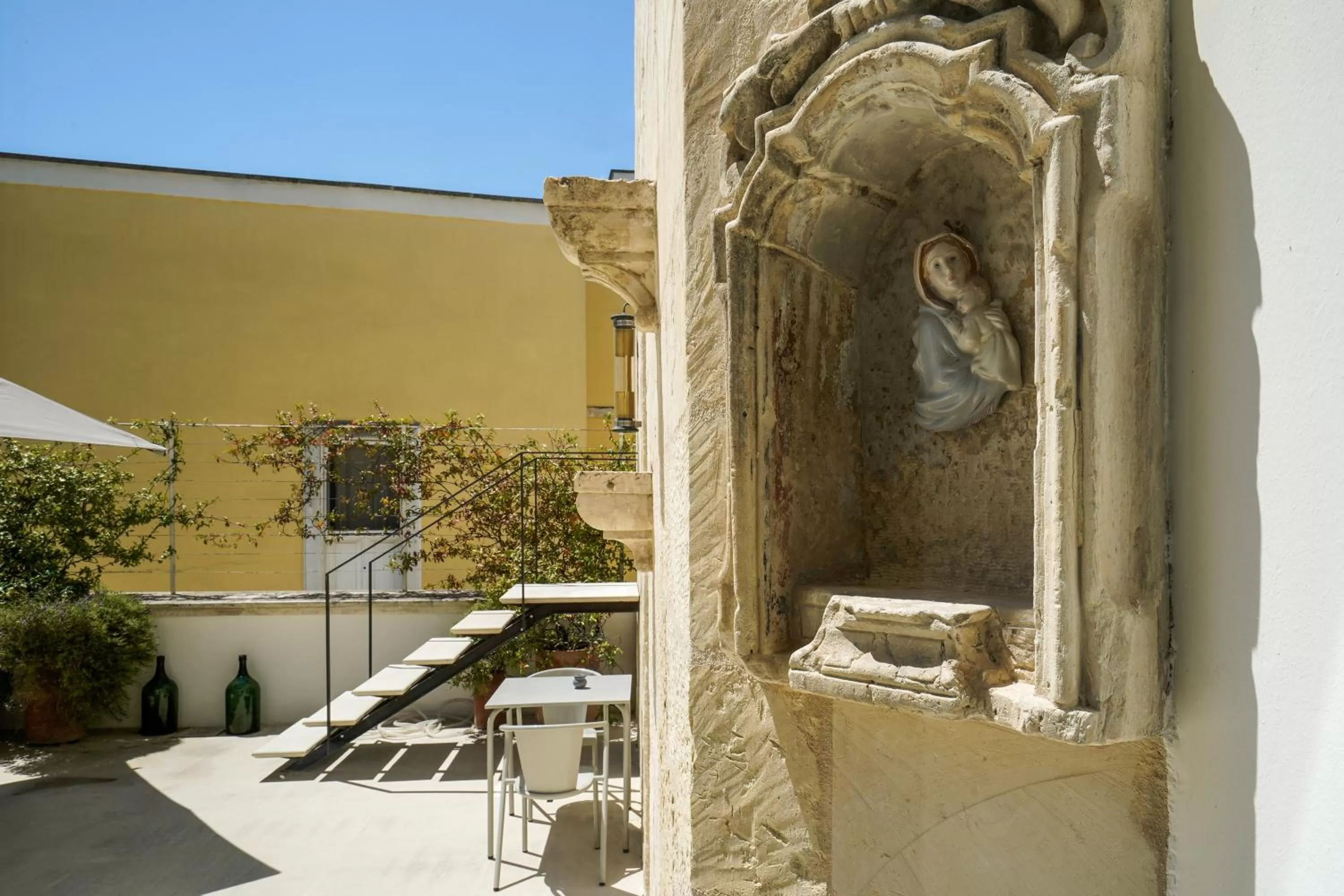 Patio in Palazzo De Noha - Boutique Hotel