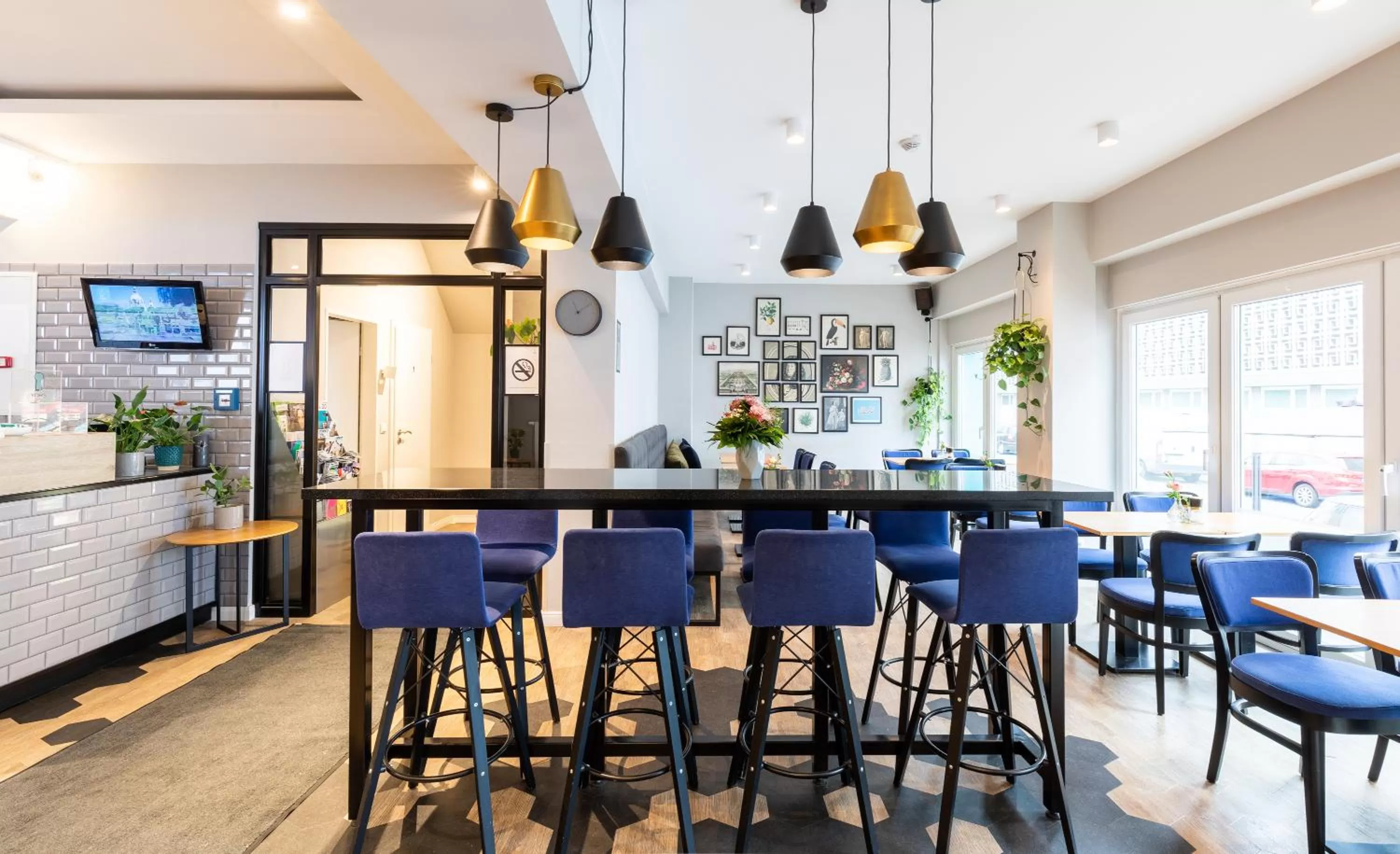 Restaurant/places to eat in YORS Boutique Hotel