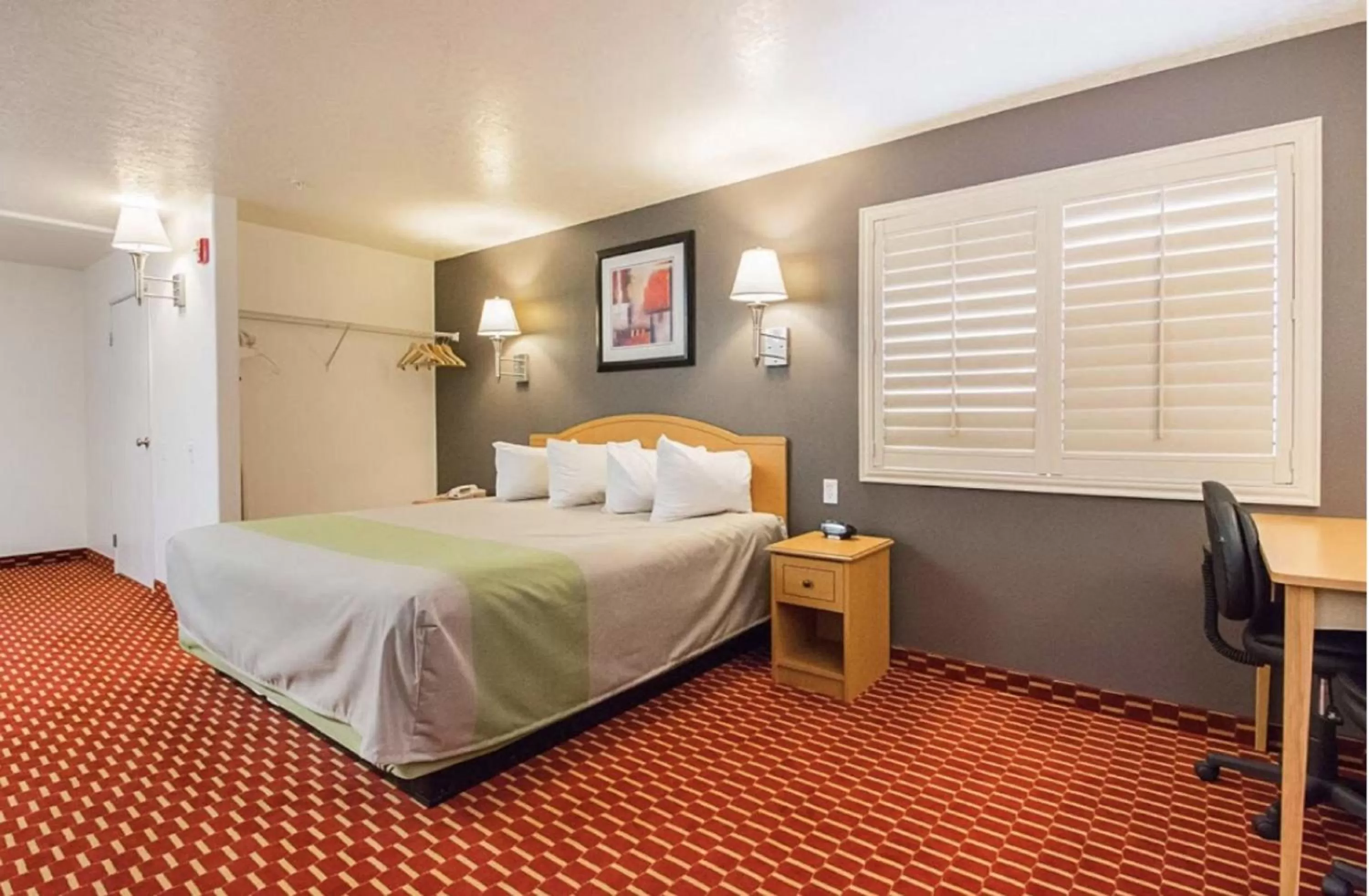Bedroom, Bed in SureStay Plus Hotel by Best Western Vernal