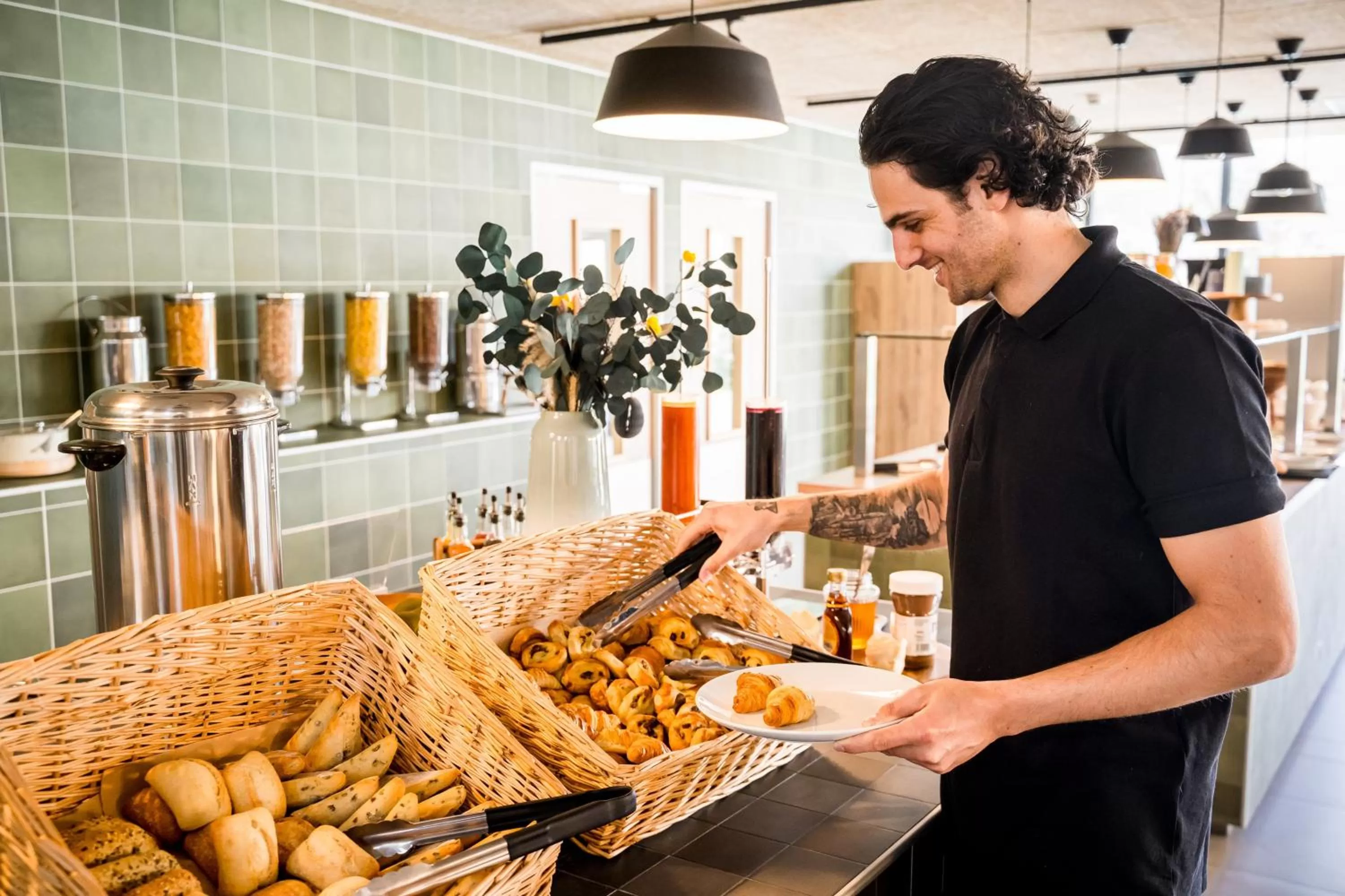 Breakfast in MEININGER Marseille Centre la Joliette