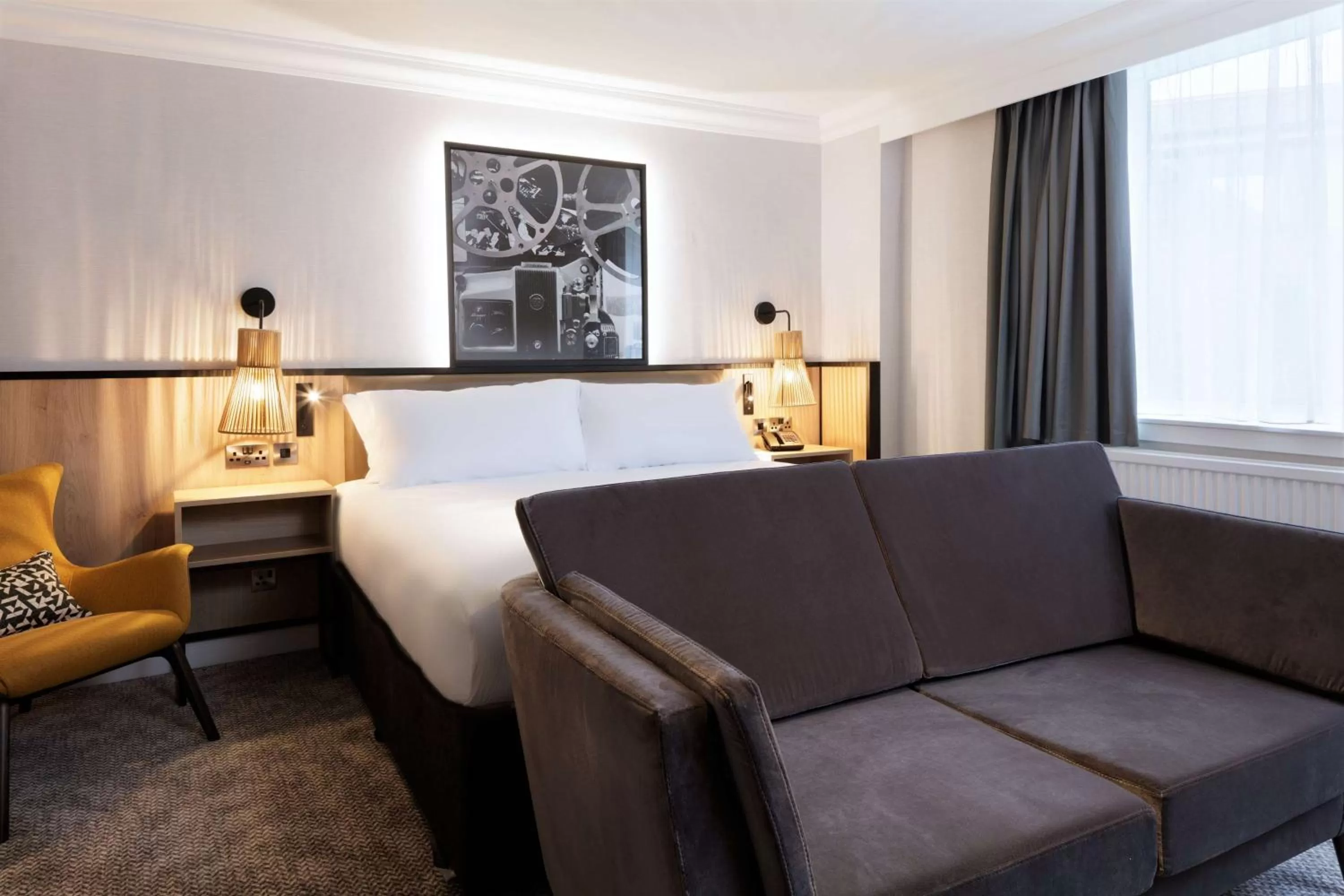 Living room in DoubleTree by Hilton London Elstree