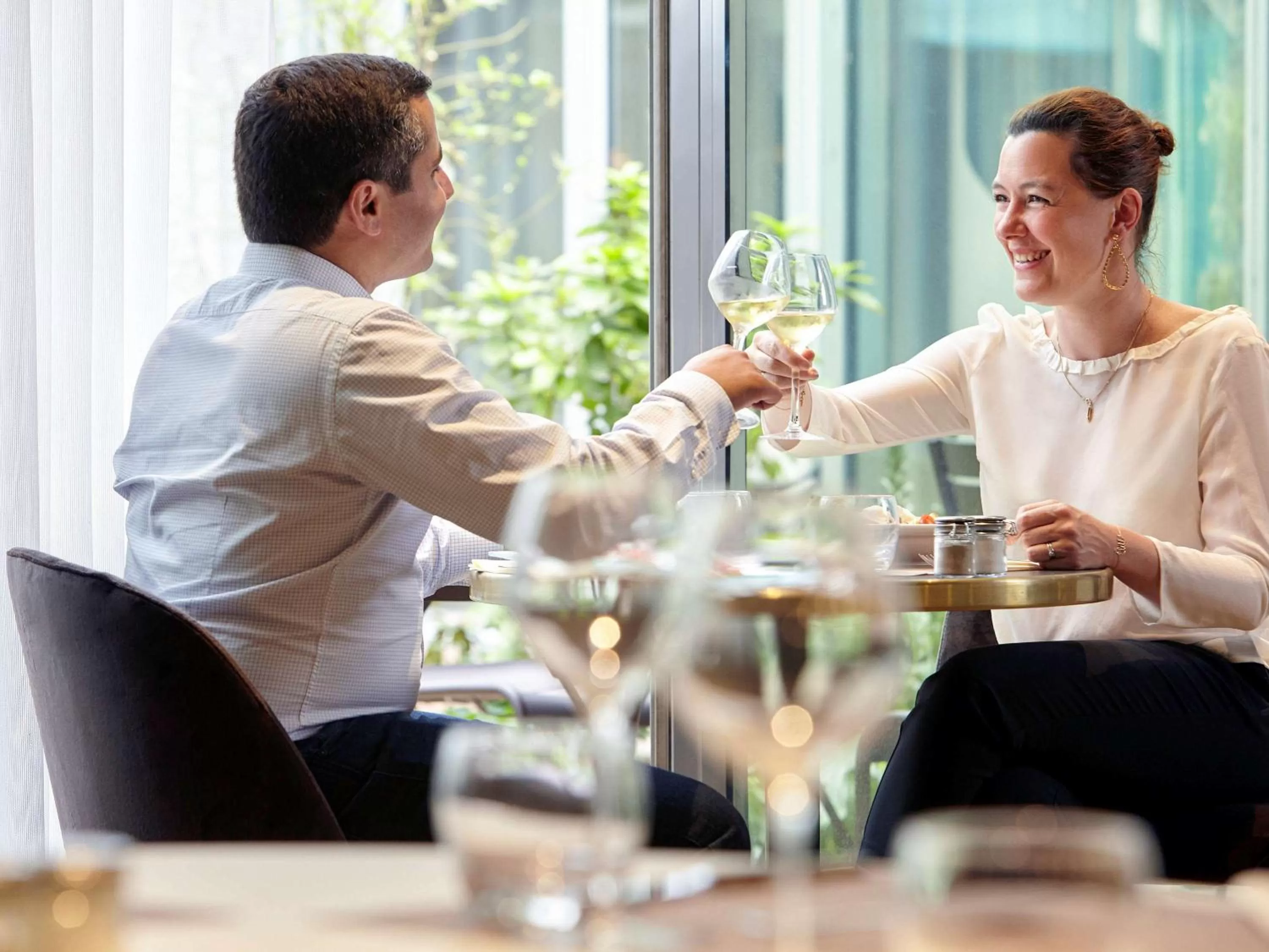 Restaurant/places to eat in Mercure Paris la Défense Grande Arche