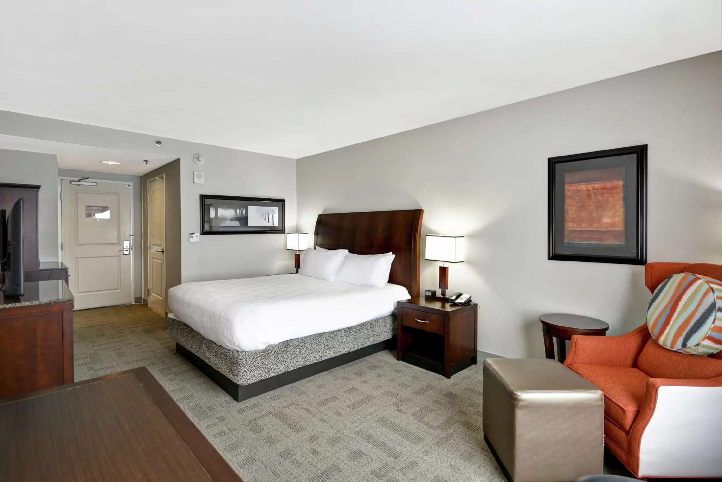 Bedroom, Bed in Hilton Garden Inn Toledo / Perrysburg