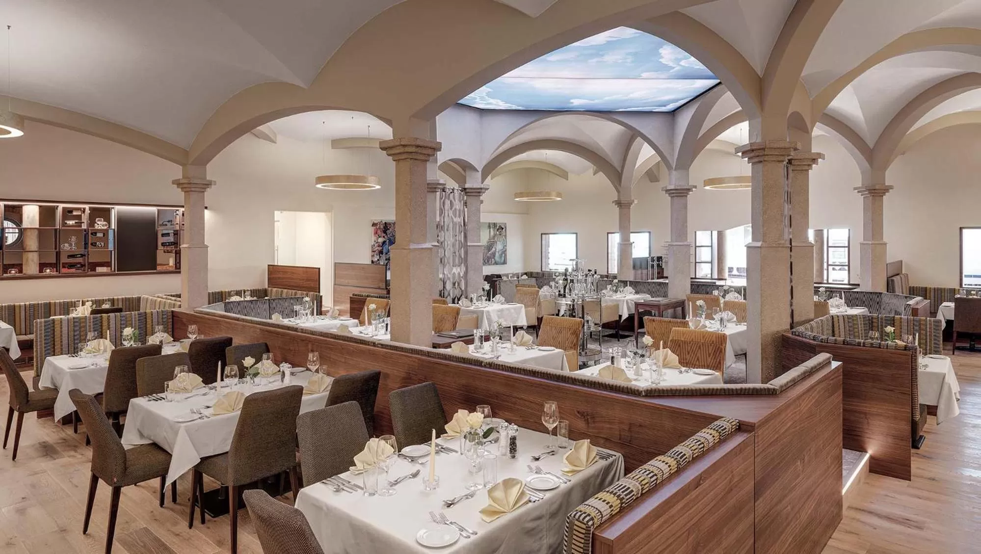 Restaurant/places to eat in Hotel Almesberger