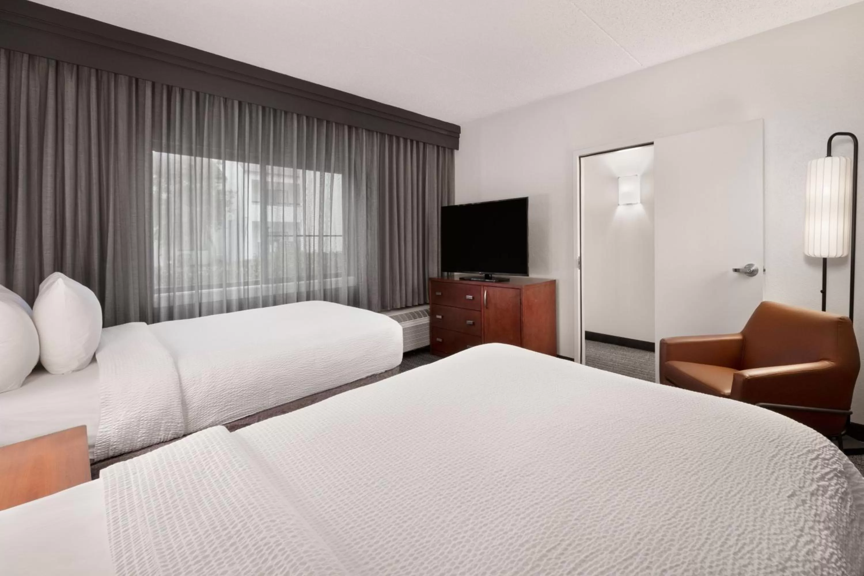 Bedroom, Bed in Courtyard by Marriott Memphis Airport
