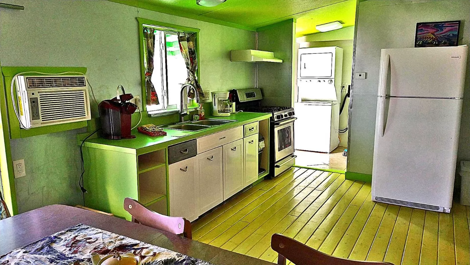 Kitchen/Kitchenette in Pelican Spa