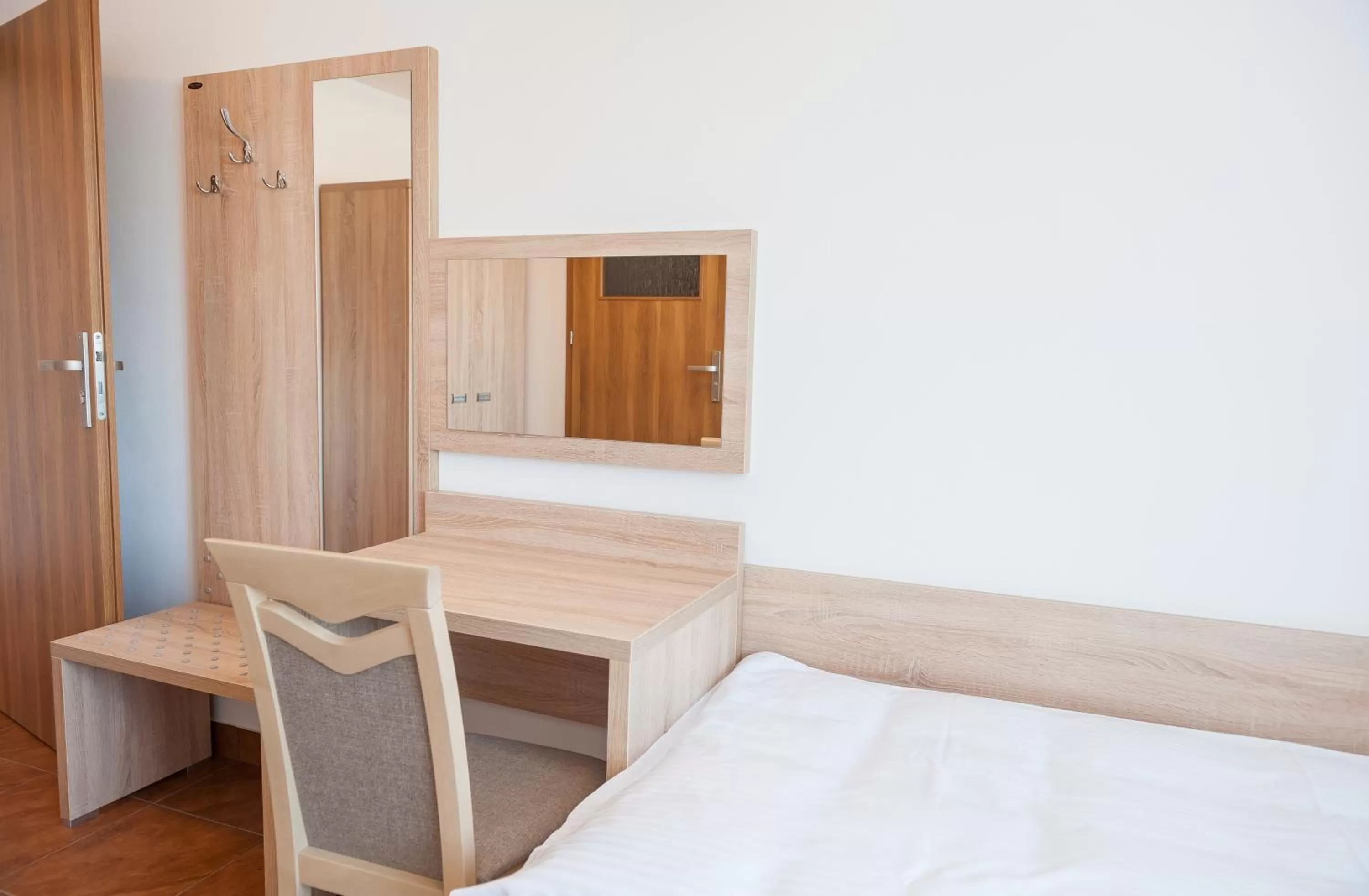 Photo of the whole room, Bed in Patra