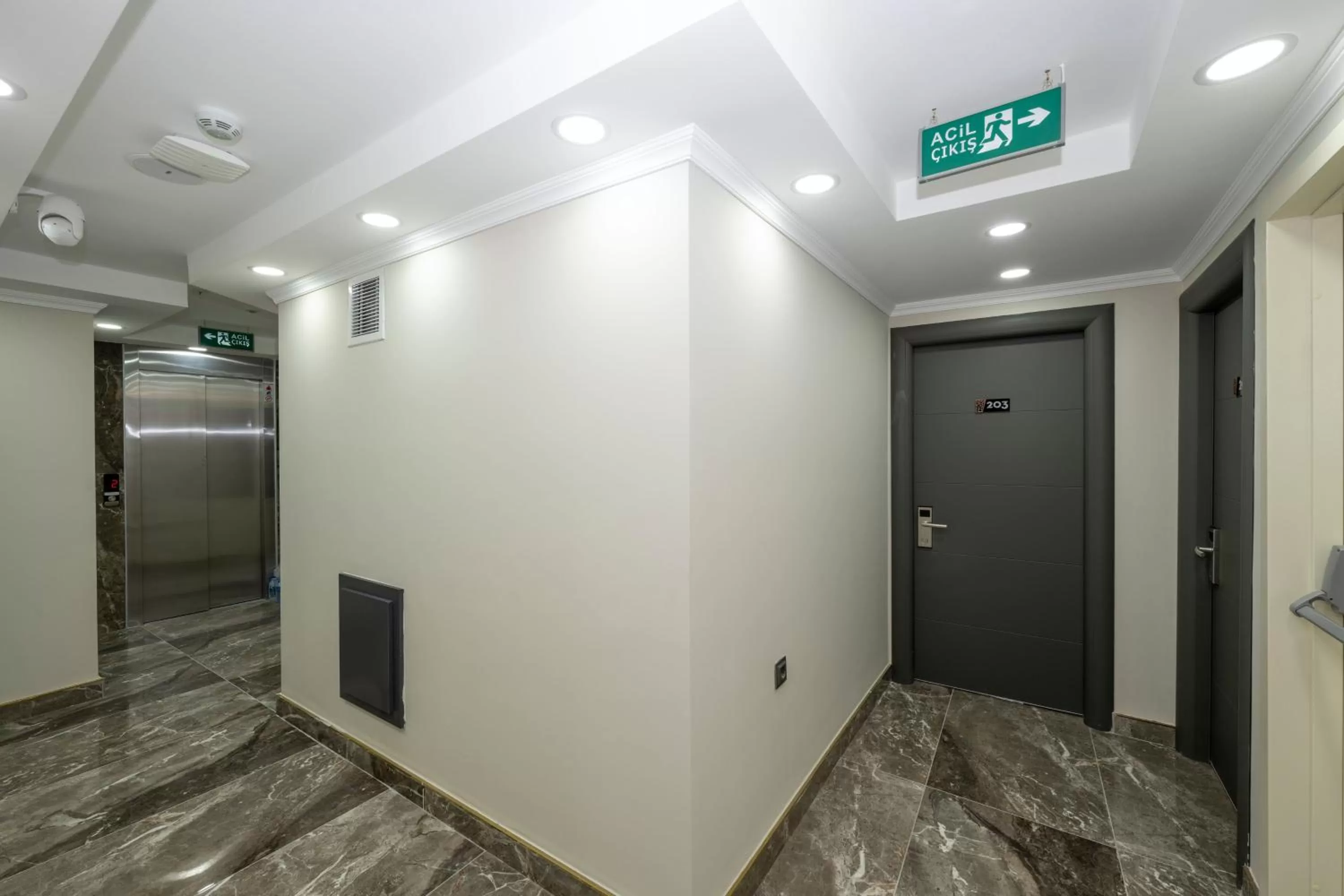 SKYSTAR DELUXE HOTEL